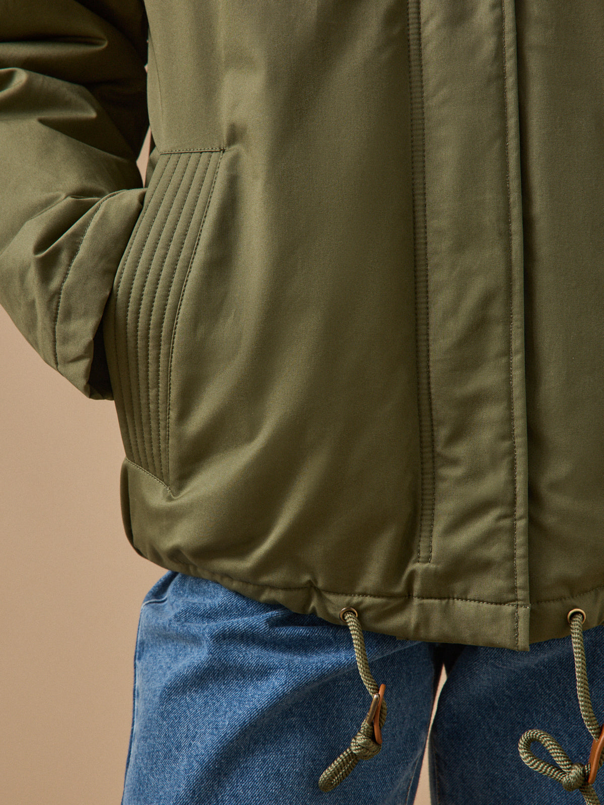 Kurzer Damen-Parka mit Webpelz-Futter