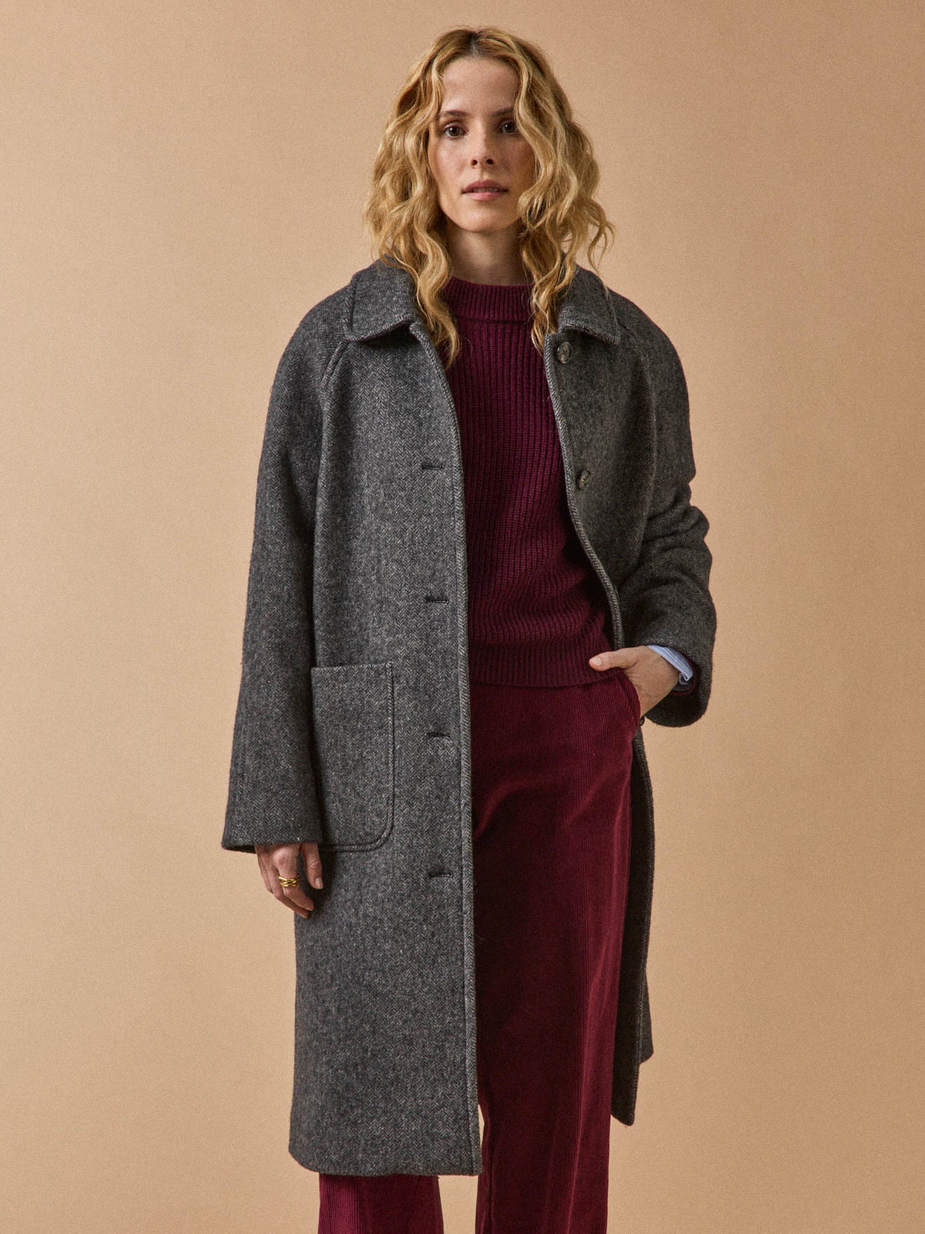Oversize Damenmantel aus Wolltuch mit Fischgrat