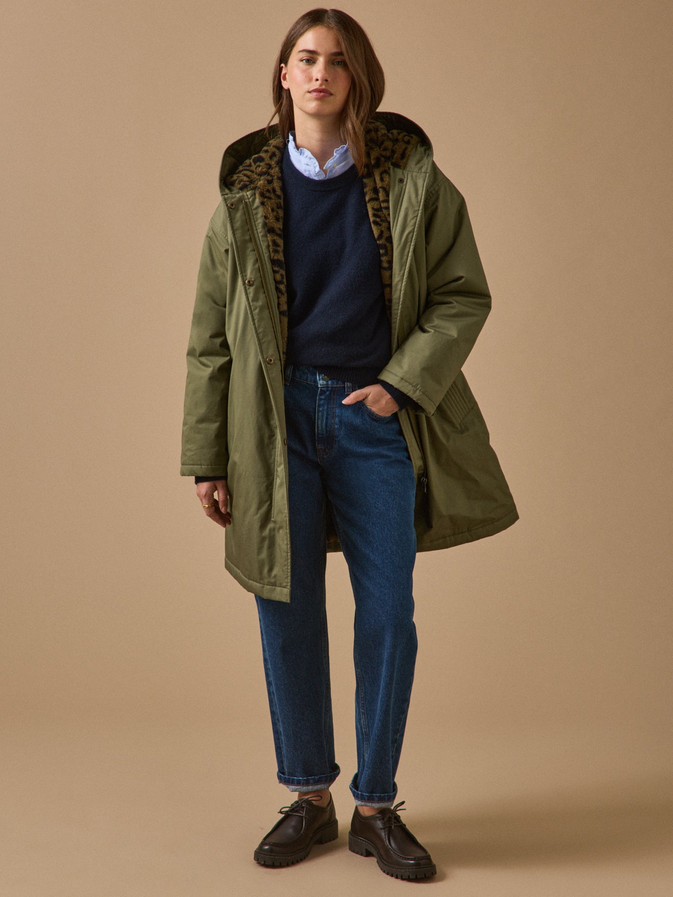 Halblanger und gefütterter Damen-Parka aus Webpelz