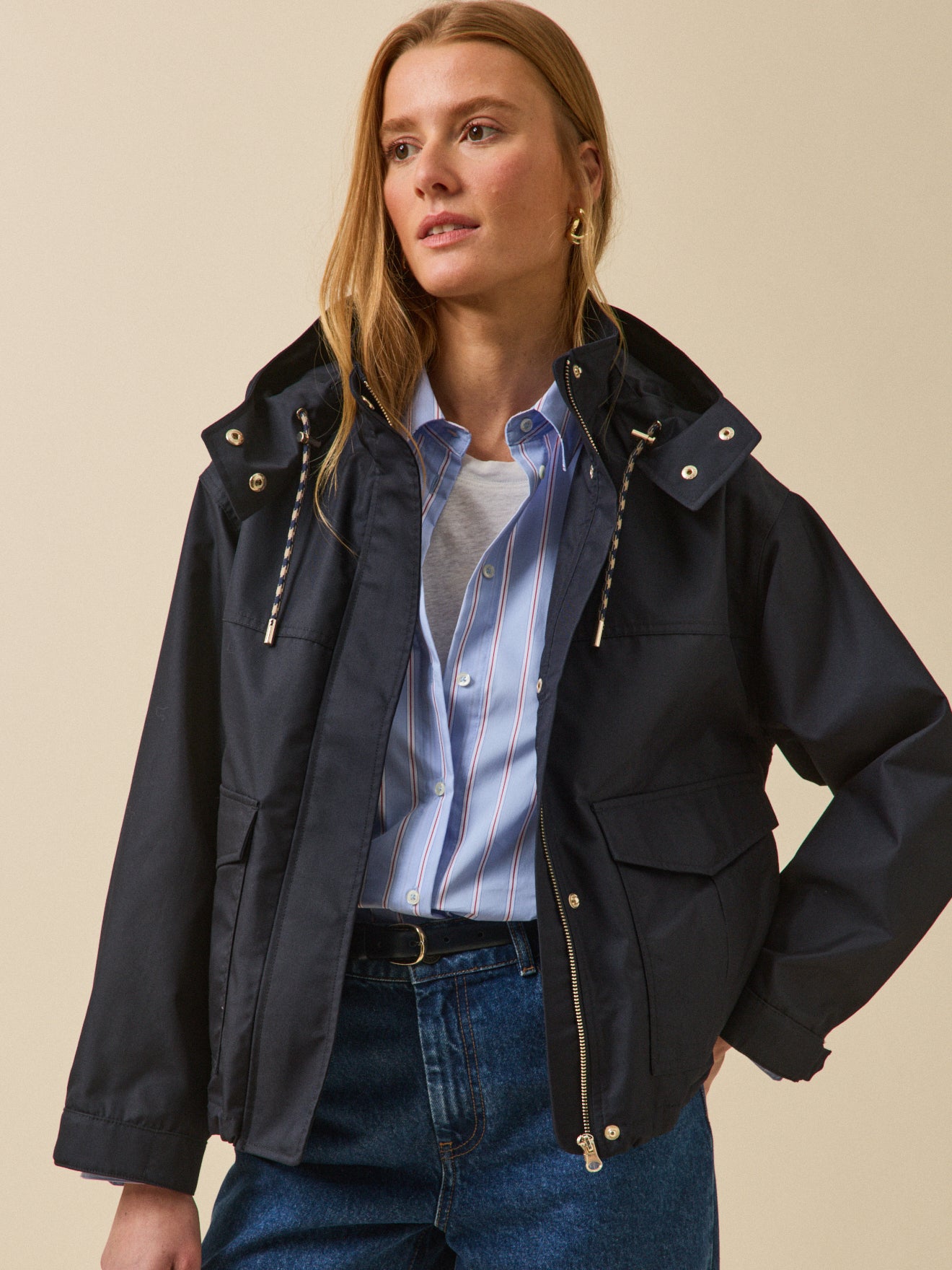 Leichter und kurzer Damen-Parka