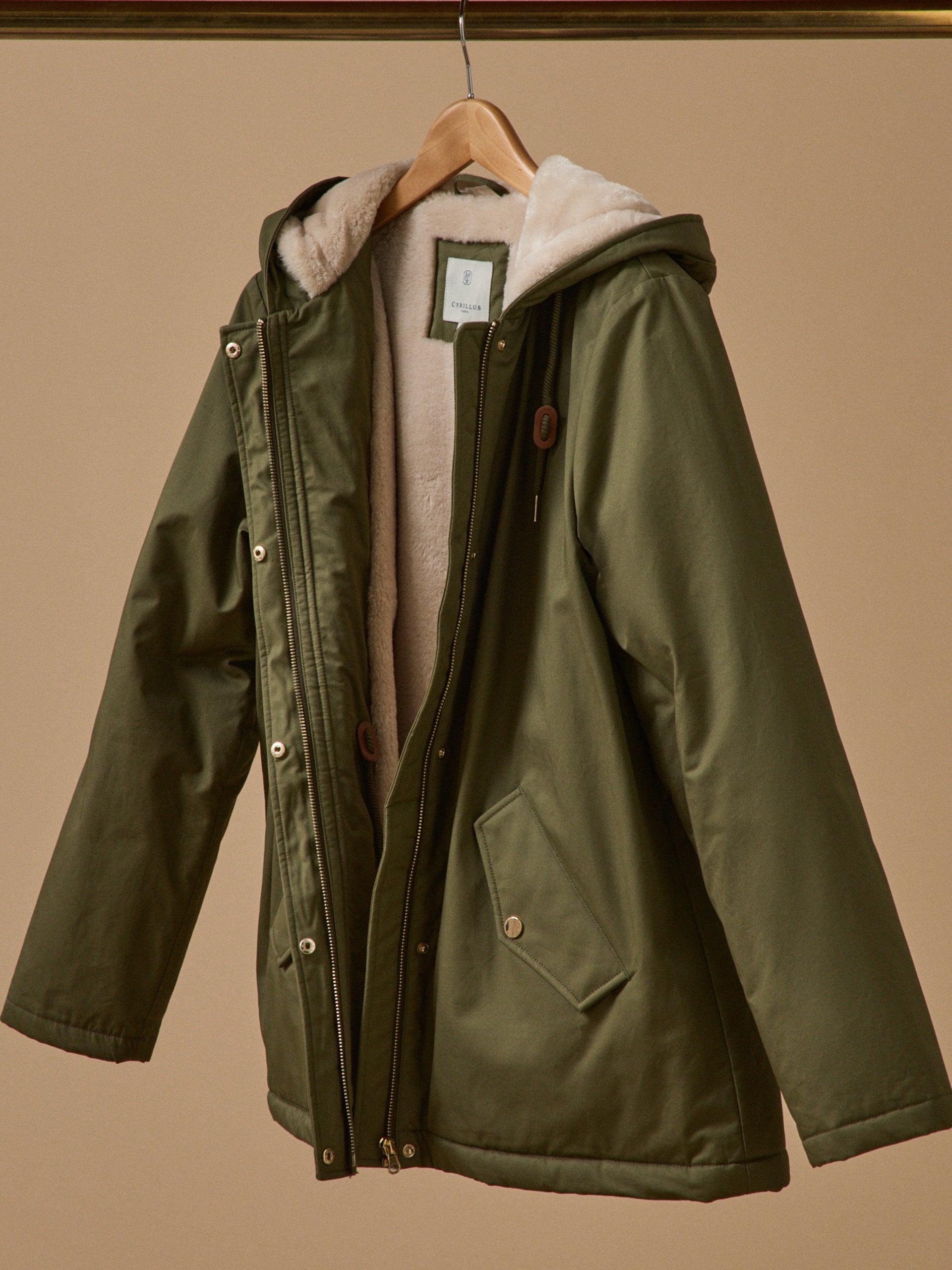 Kurzer Damen-Parka mit Futter aus Webpelz