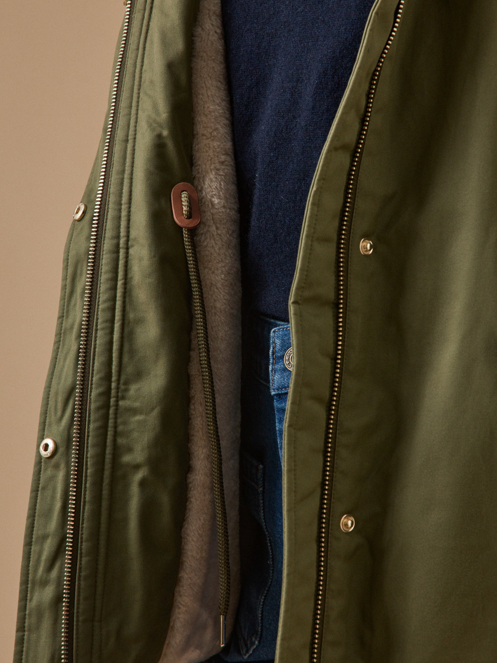 Kurzer Damen-Parka mit Futter aus Webpelz