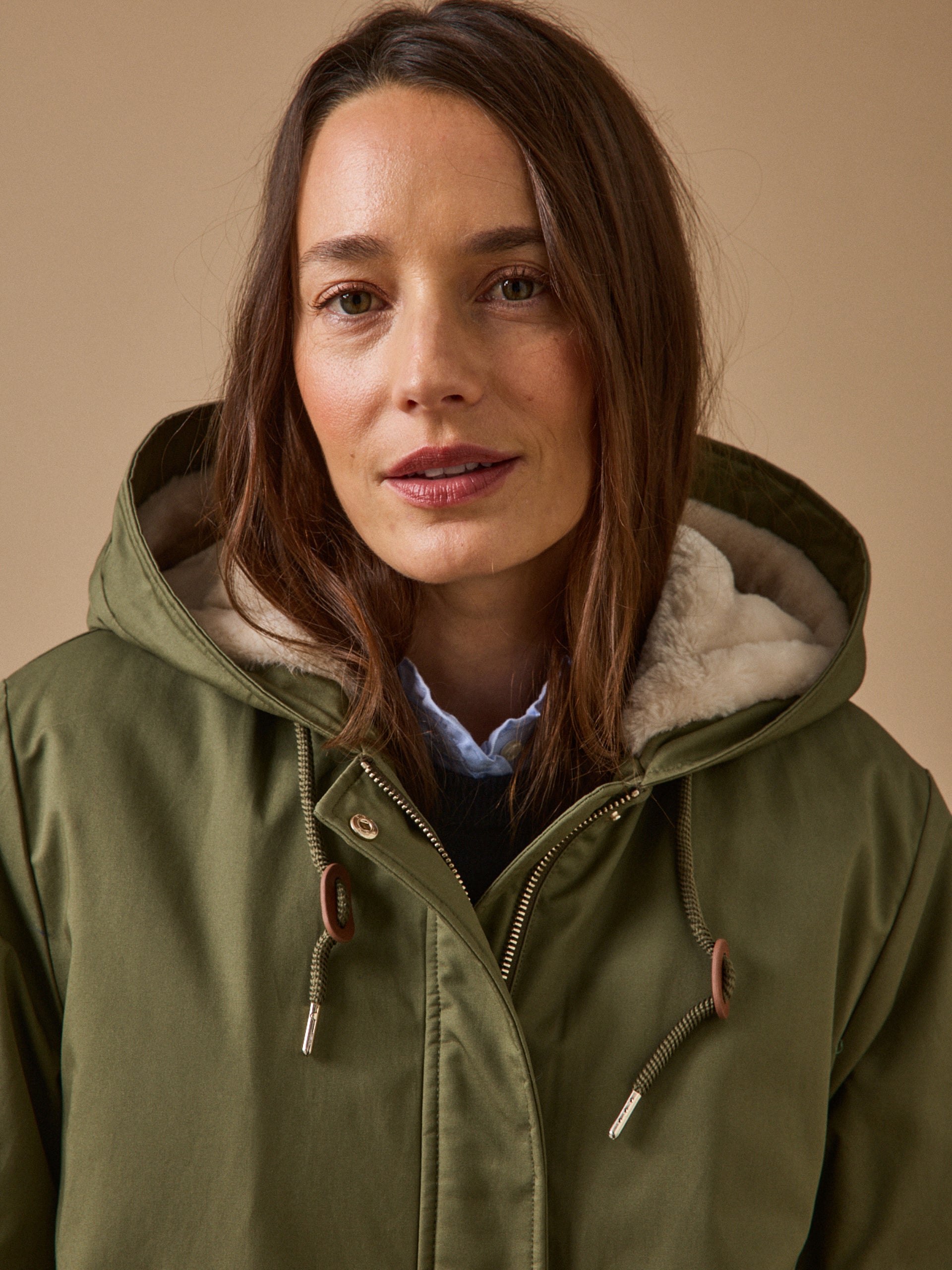 Kurzer Damen-Parka mit Futter aus Webpelz