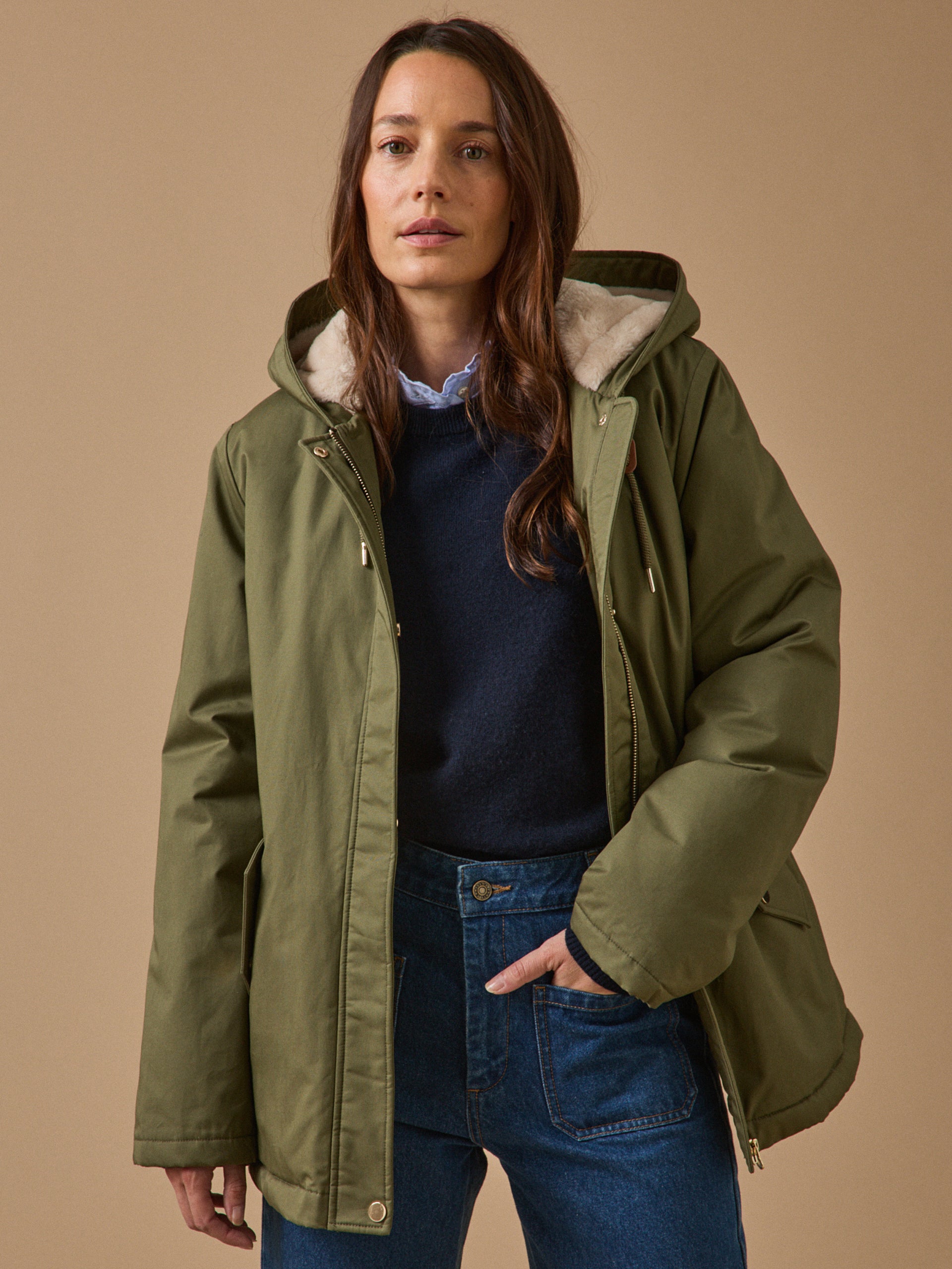 Kurzer Damen-Parka mit Futter aus Webpelz