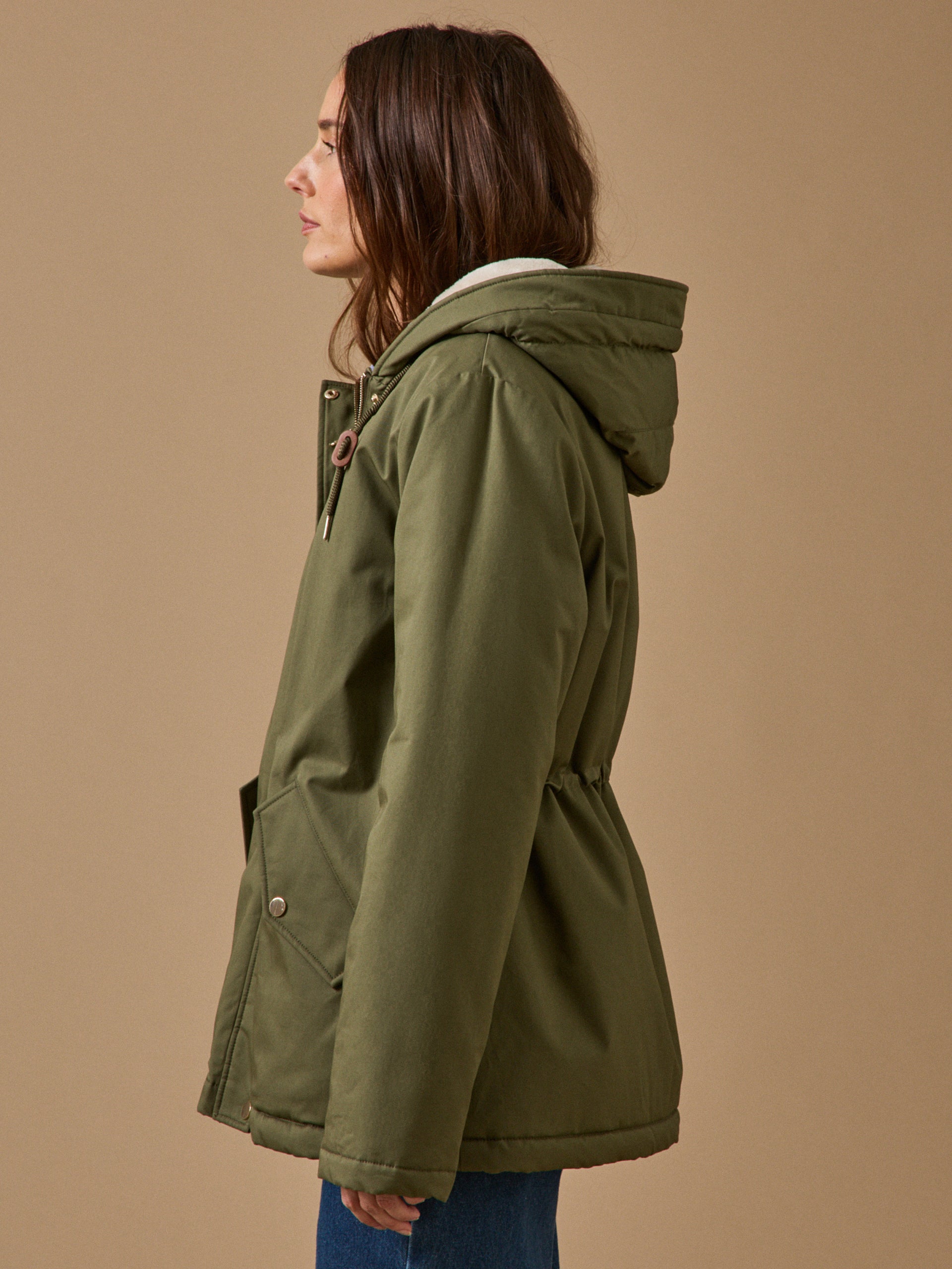 Kurzer Damen-Parka mit Futter aus Webpelz