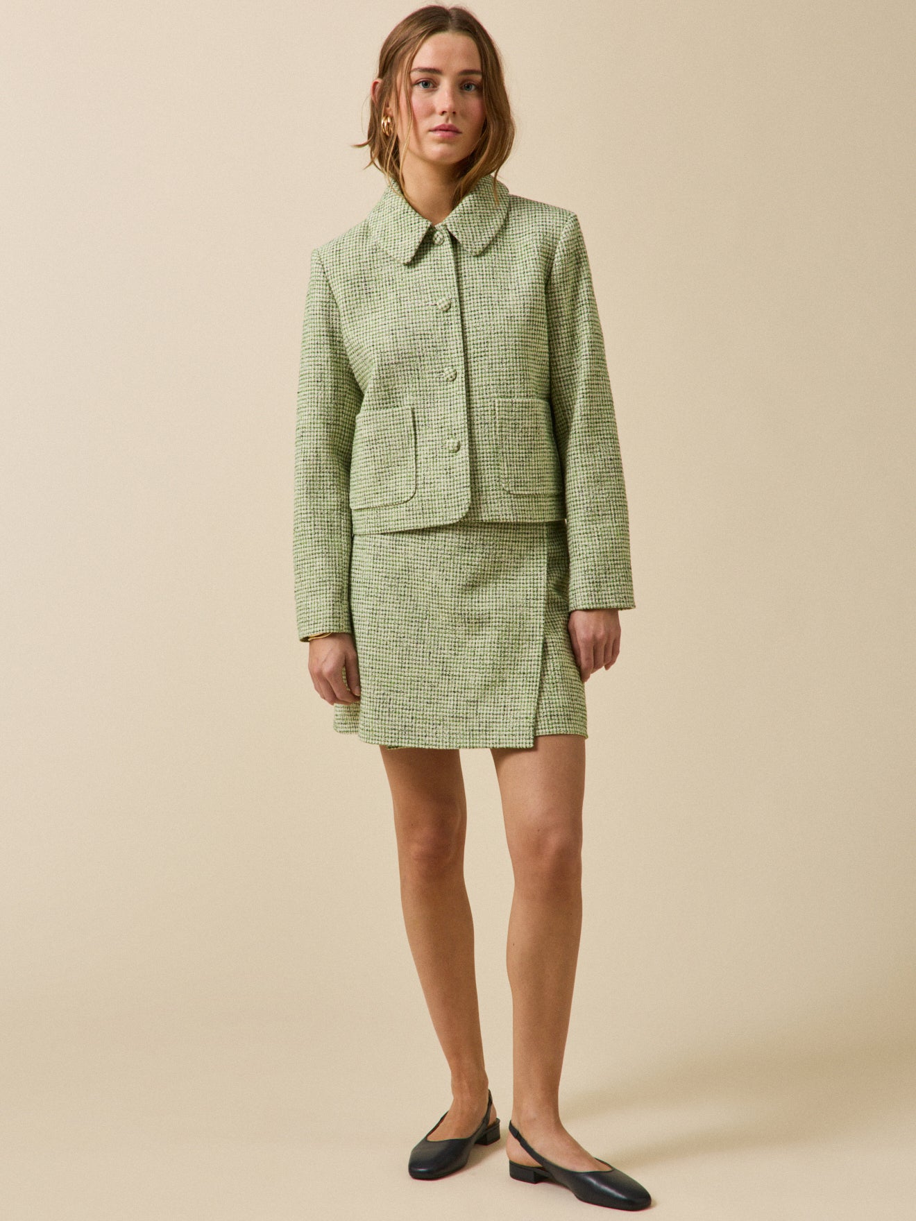 Kurzer Damen-Wickelrock aus kariertem Tweed