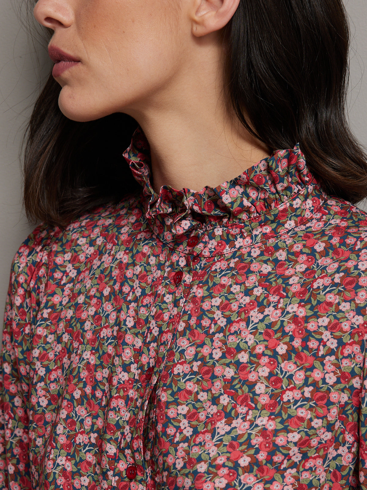 Damenkleid mit Rüschenkragen aus Liberty-Stoff - Limited Collection