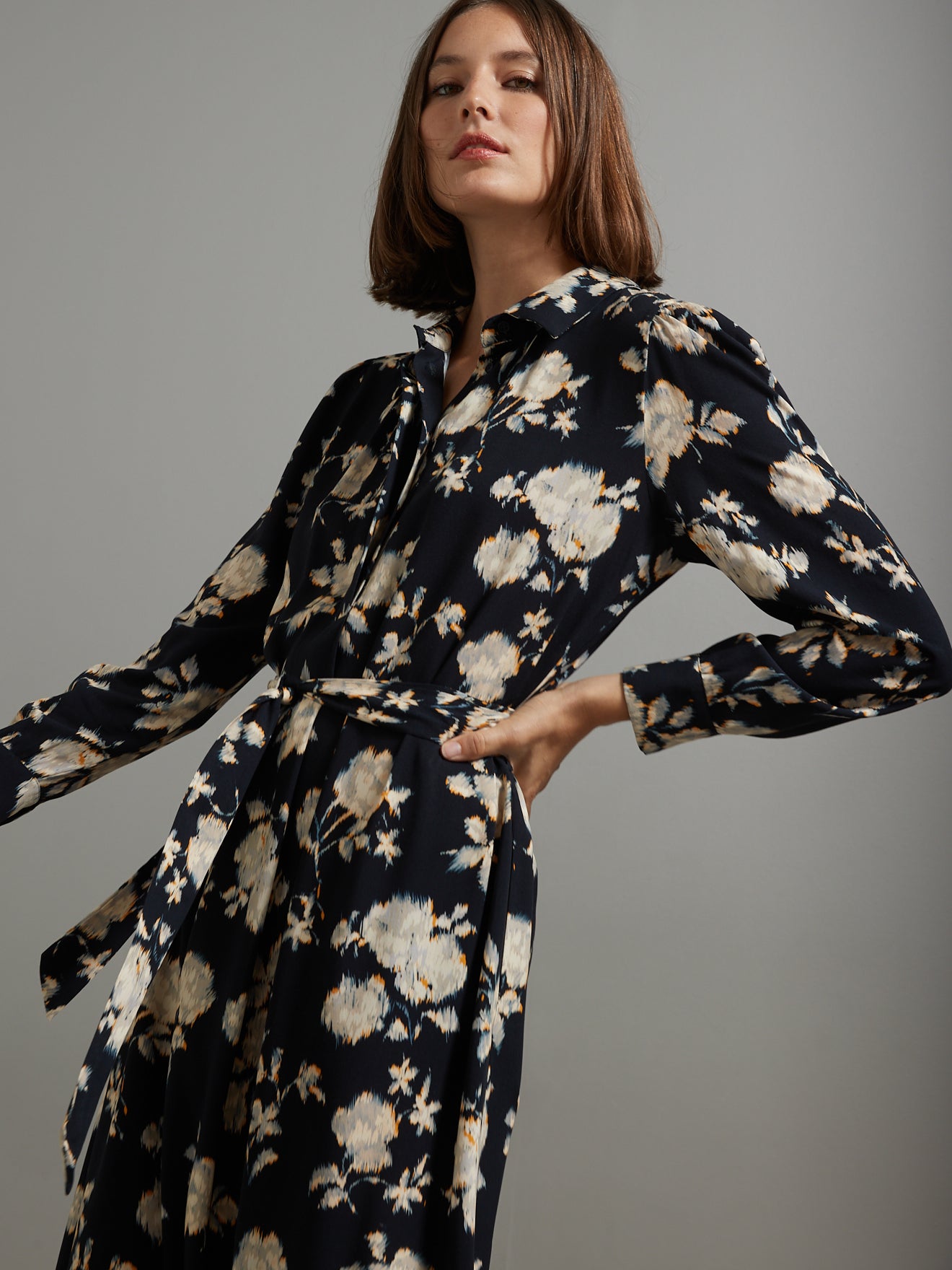 Langes Damen-Hemdkleid mit Ikat-Print