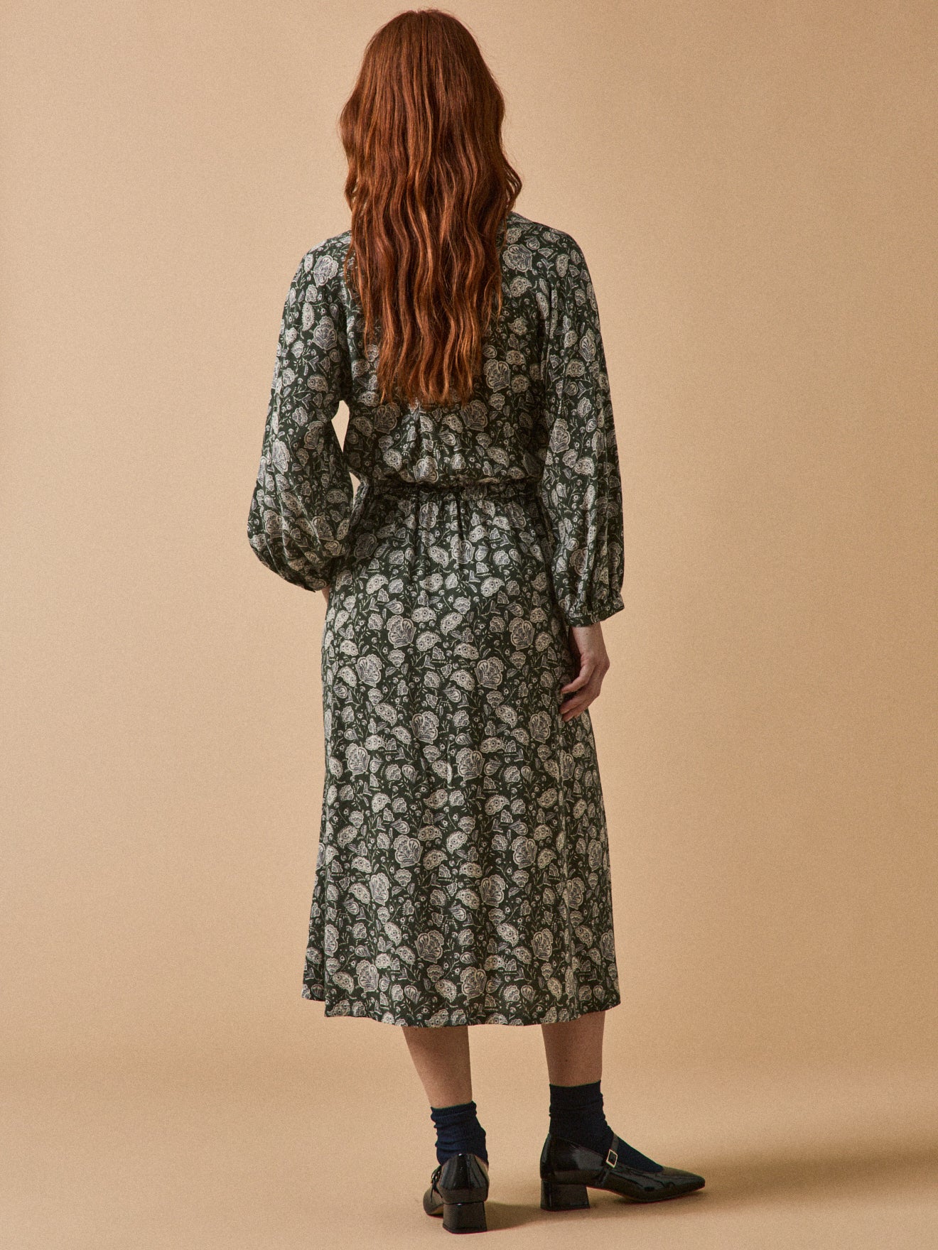 Halblanges Damenkleid mit Lilith-Print