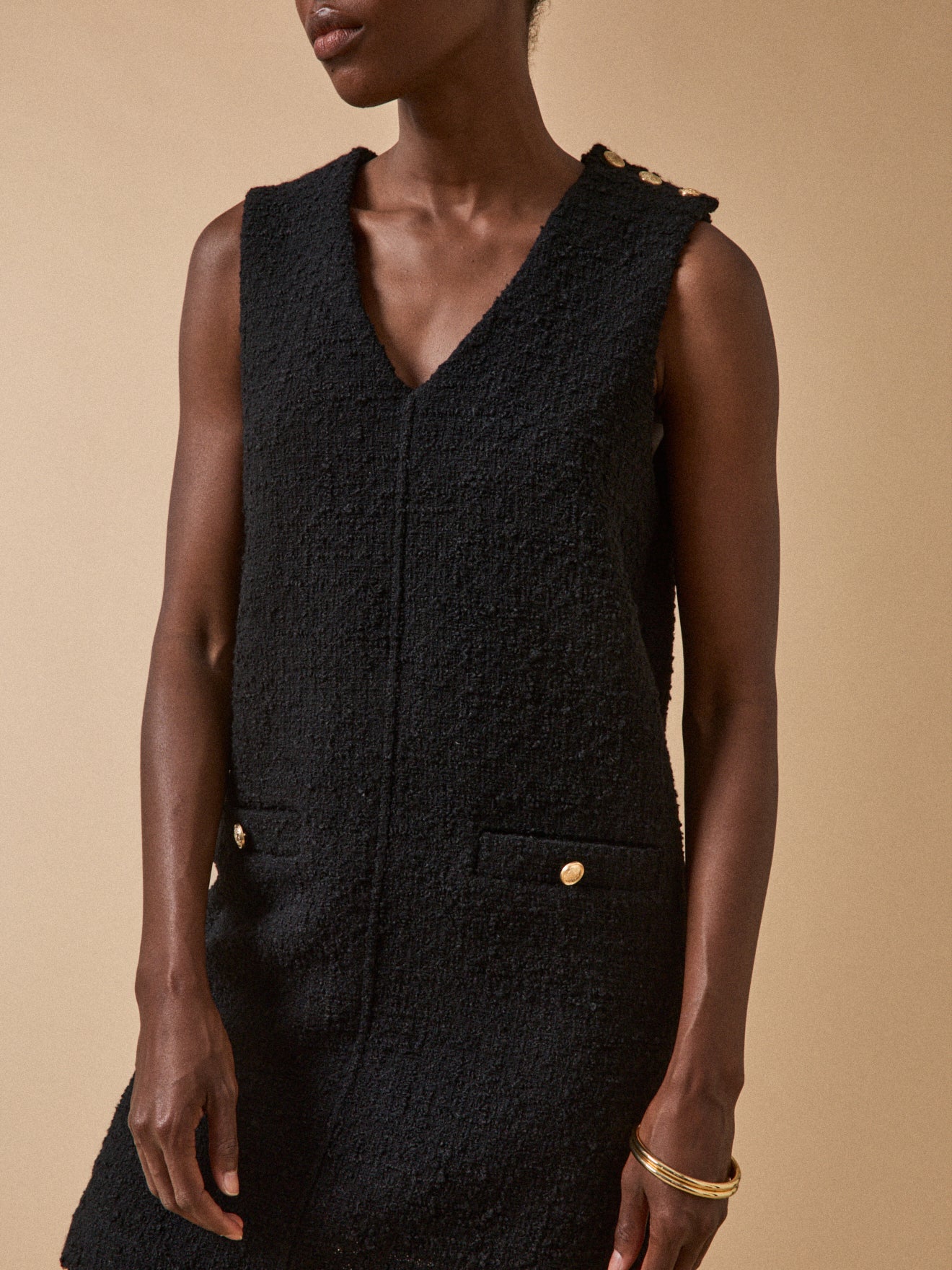 Kurzes Damen-Etuikleid aus Tweed