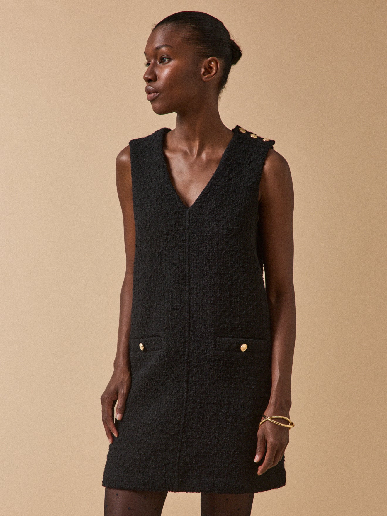 Kurzes Damen-Etuikleid aus Tweed