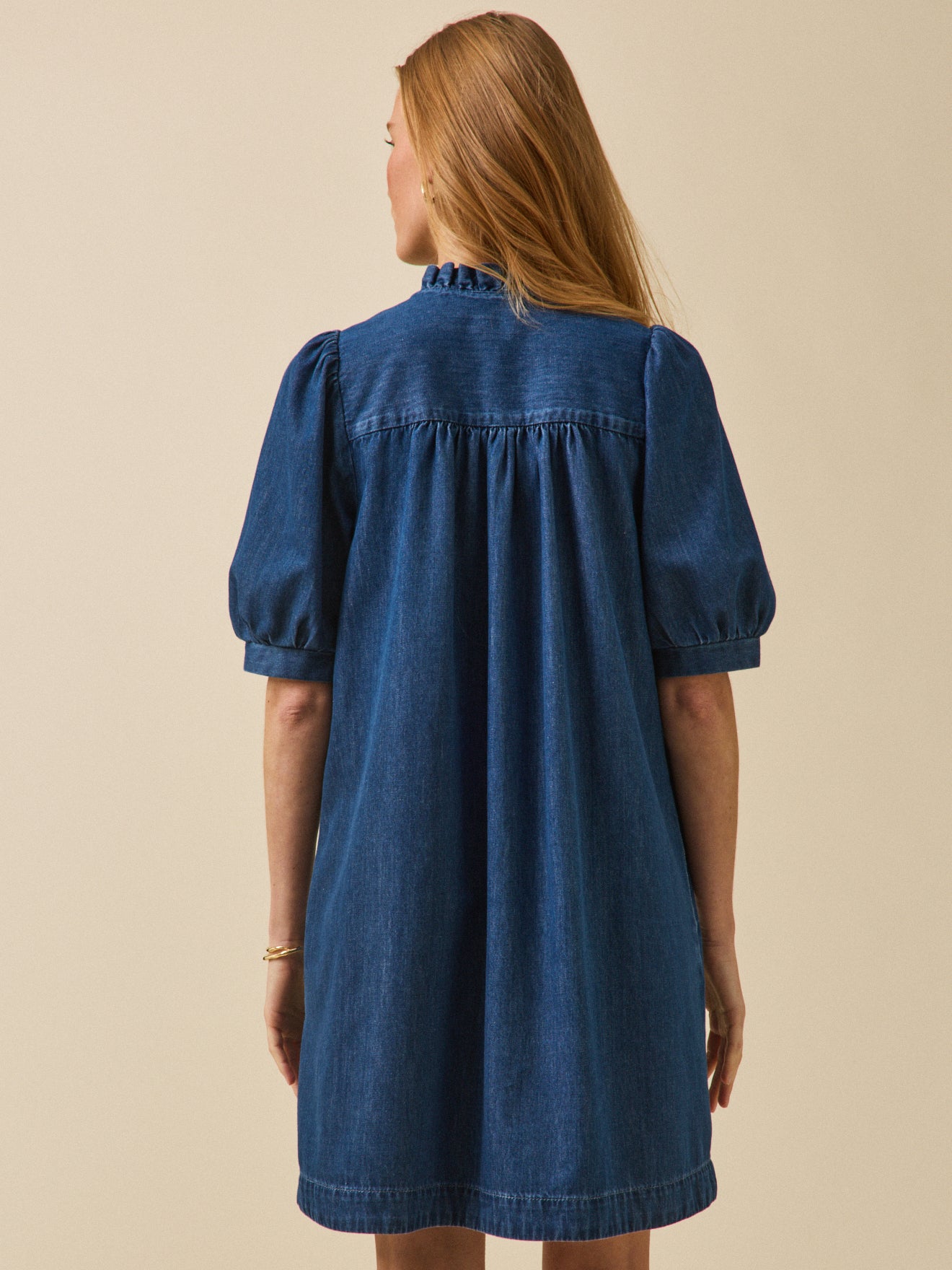Kurzes Damenkleid aus Denim aus Bio-Baumwolle