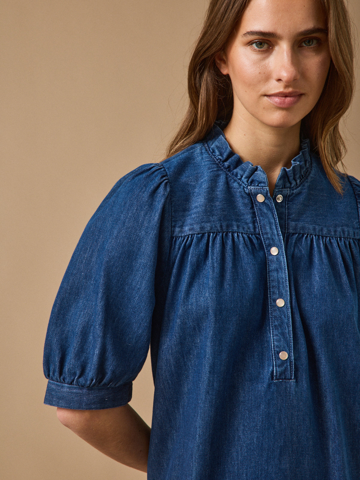 Kurzes Damenkleid aus Denim Baumwolle