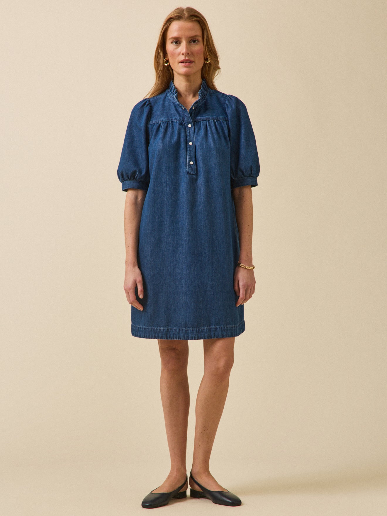 Kurzes Damenkleid aus Denim aus Bio-Baumwolle