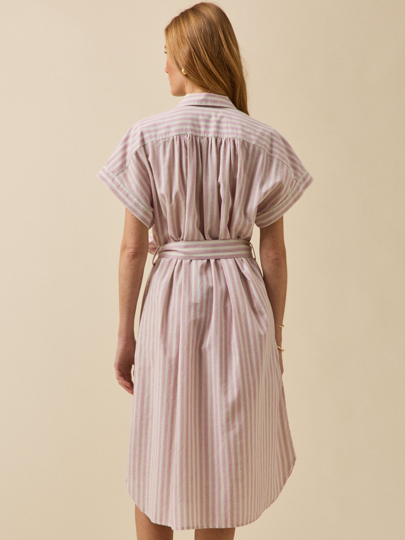 Ärmelloses Ärmelkleid aus gestreifter Baumwolle