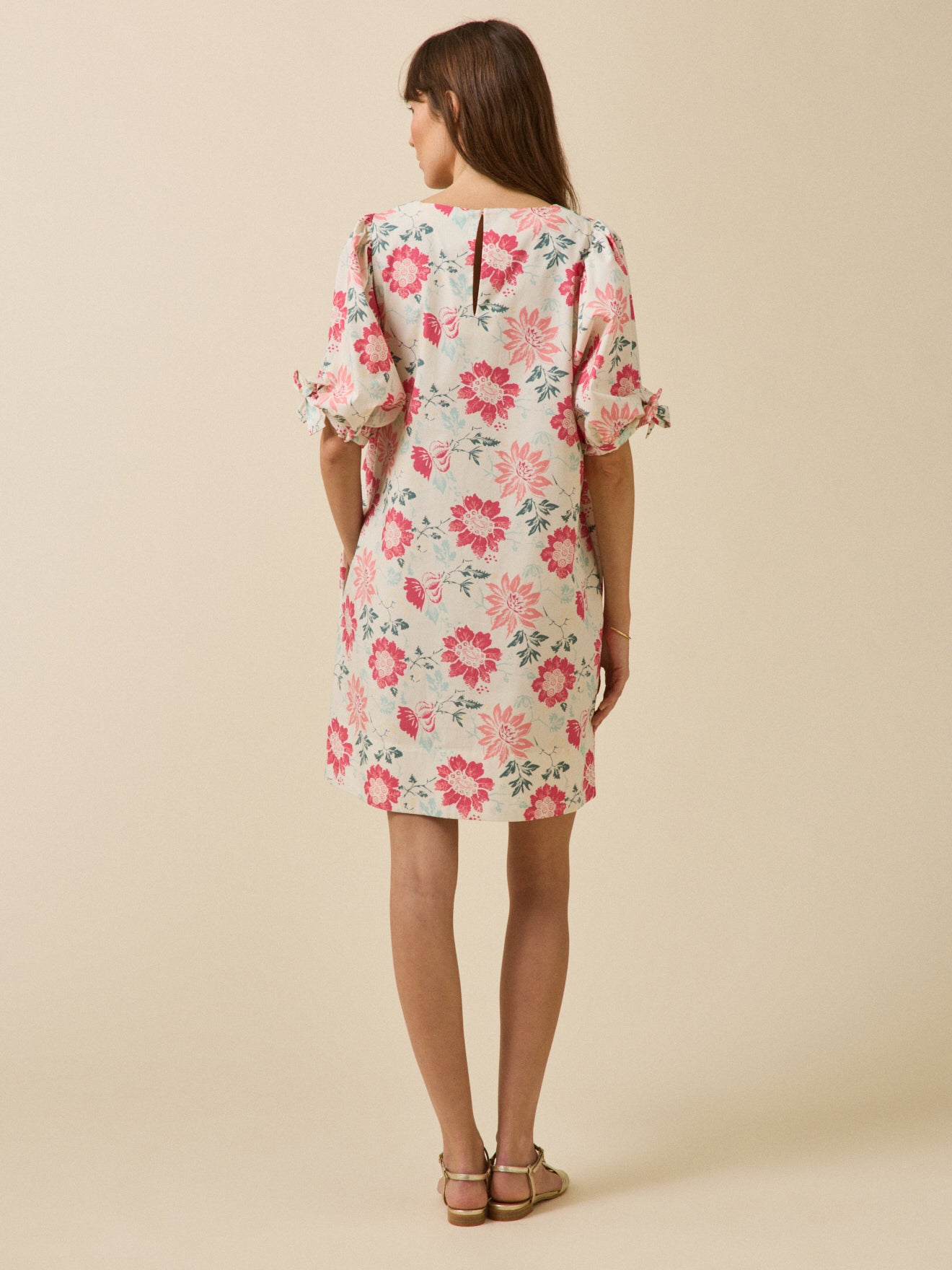 Kurzes Damen-Festkleid mit Rosala-Print