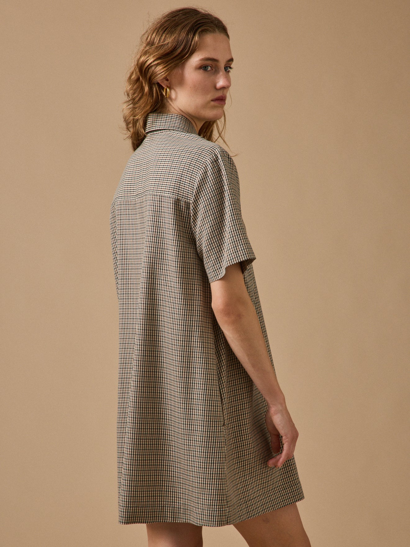 Damen-Hemdkleid mit kleinen Karos