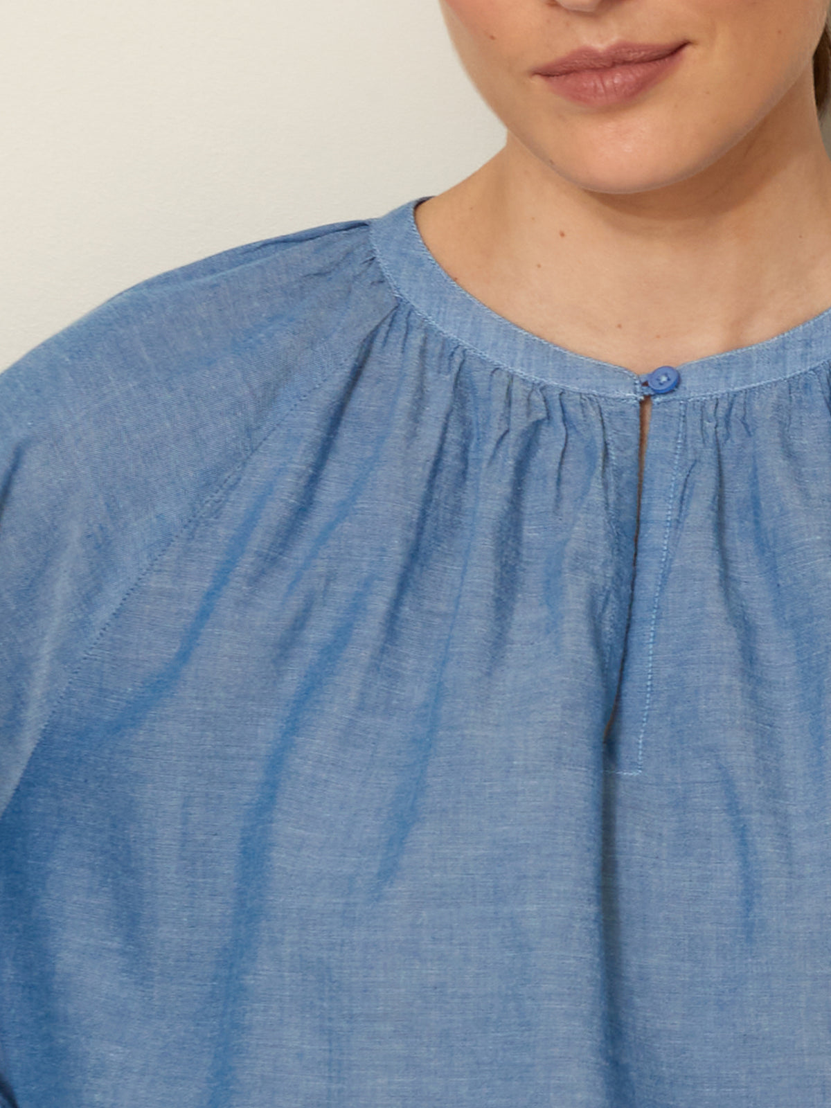 Damenbluse aus leichtem Chambray