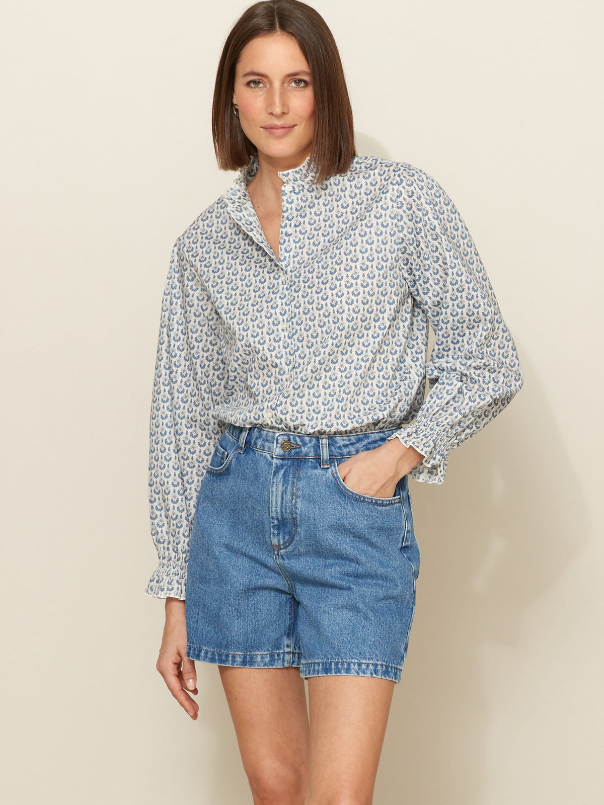 Damen-Hemdbluse mit Volants und Swann-Print