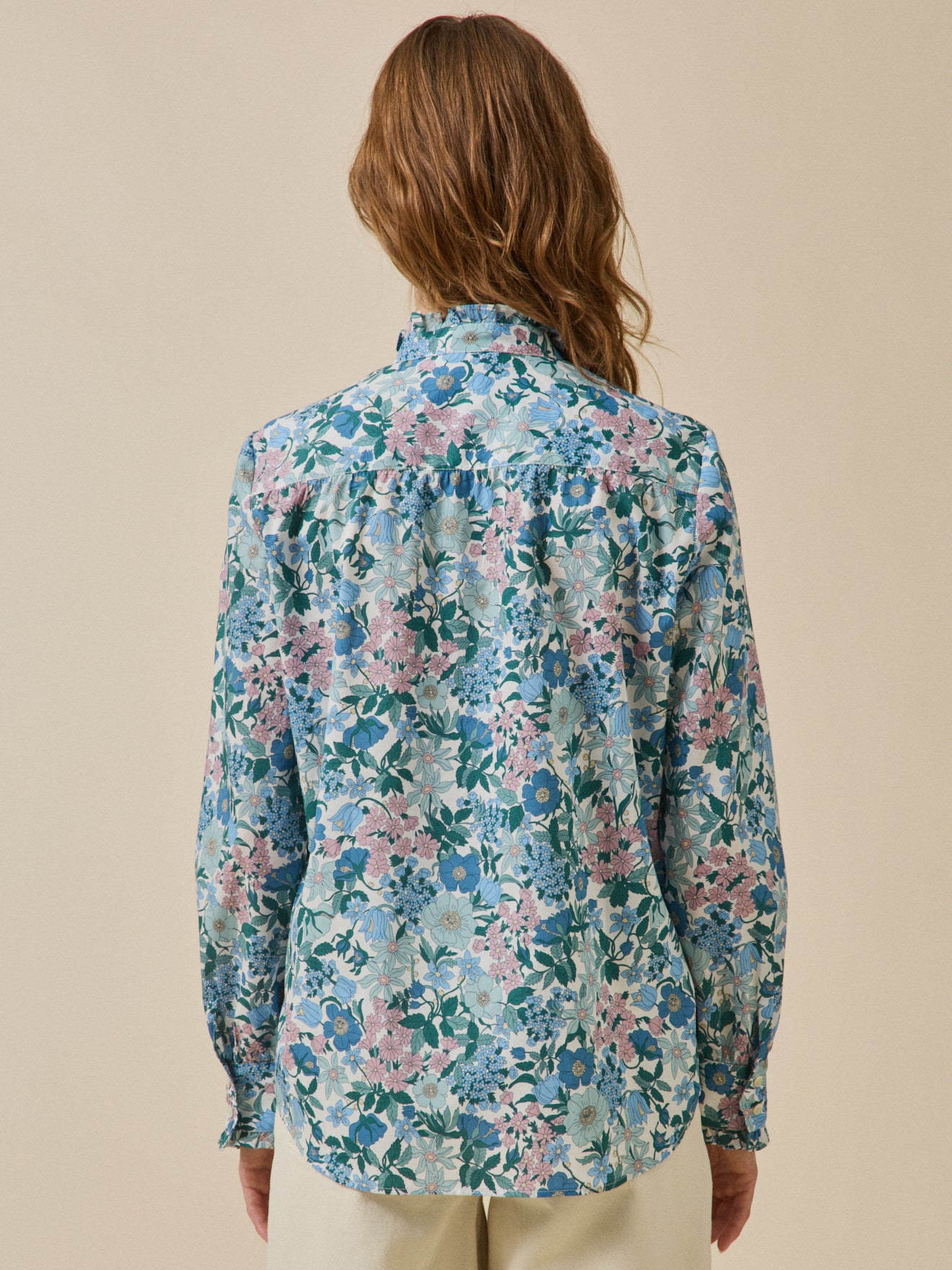 Damenbluse mit Volants am Kragen aus Liberty-Stoff - Limited Collection