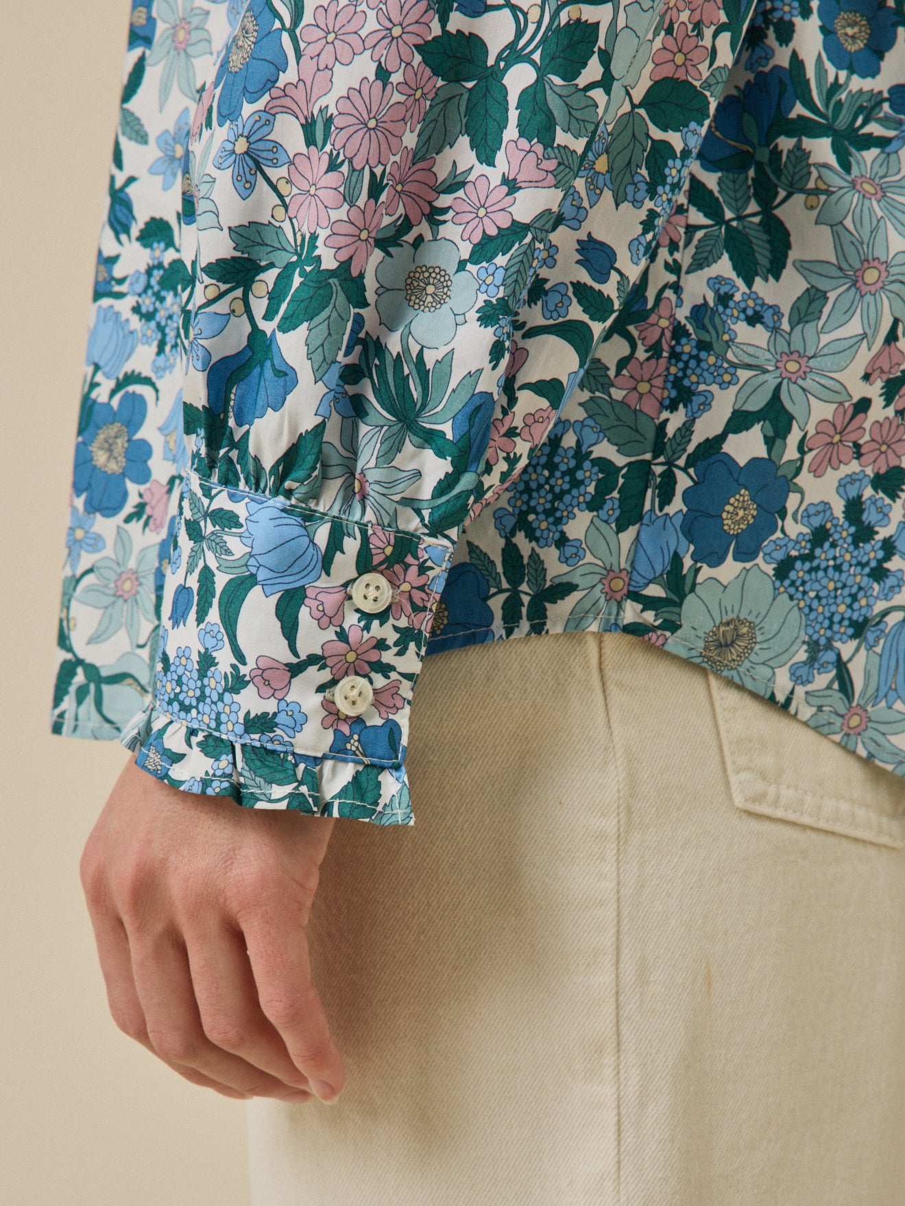 Damenbluse mit Volants am Kragen aus Liberty-Stoff - Limited Collection