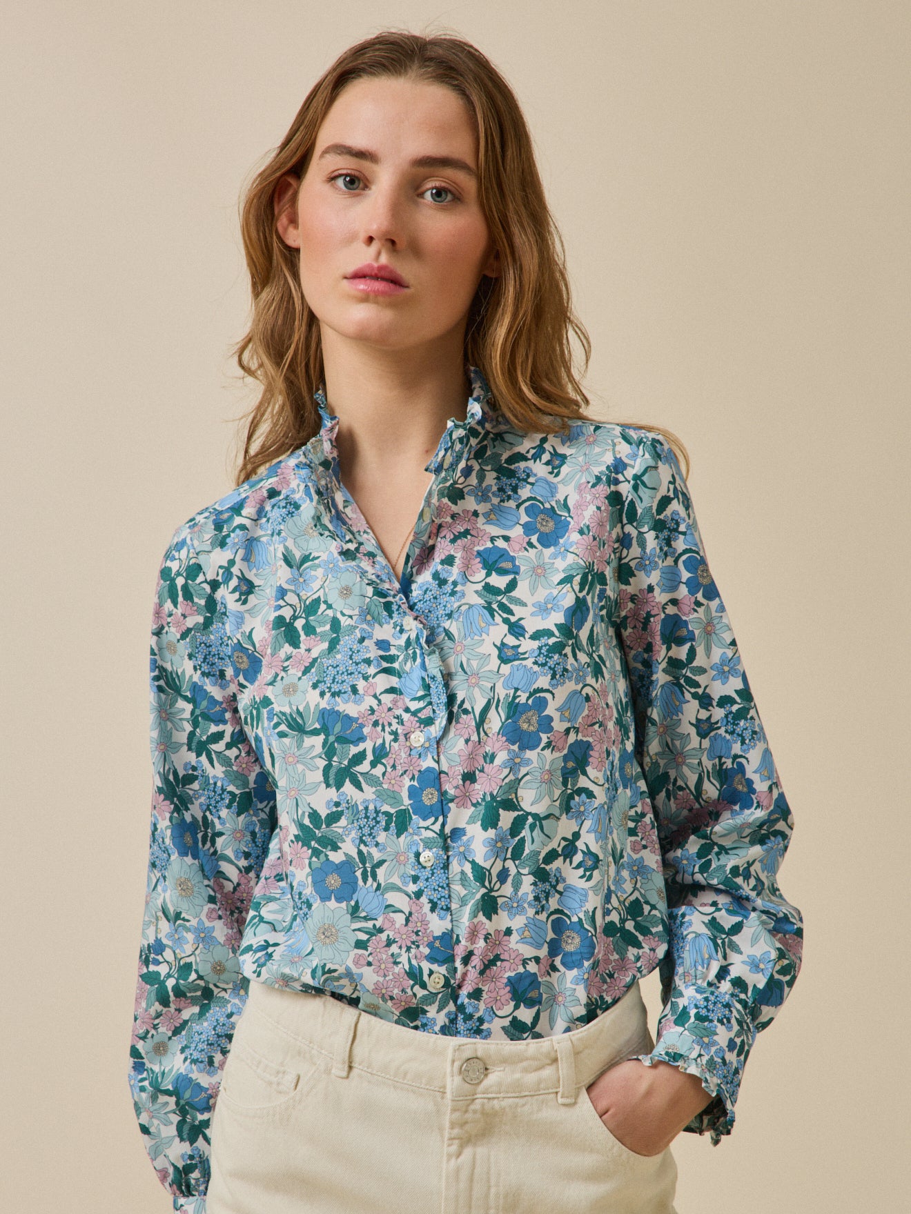 Damenbluse mit Volants am Kragen aus Liberty-Stoff - Limited Collection