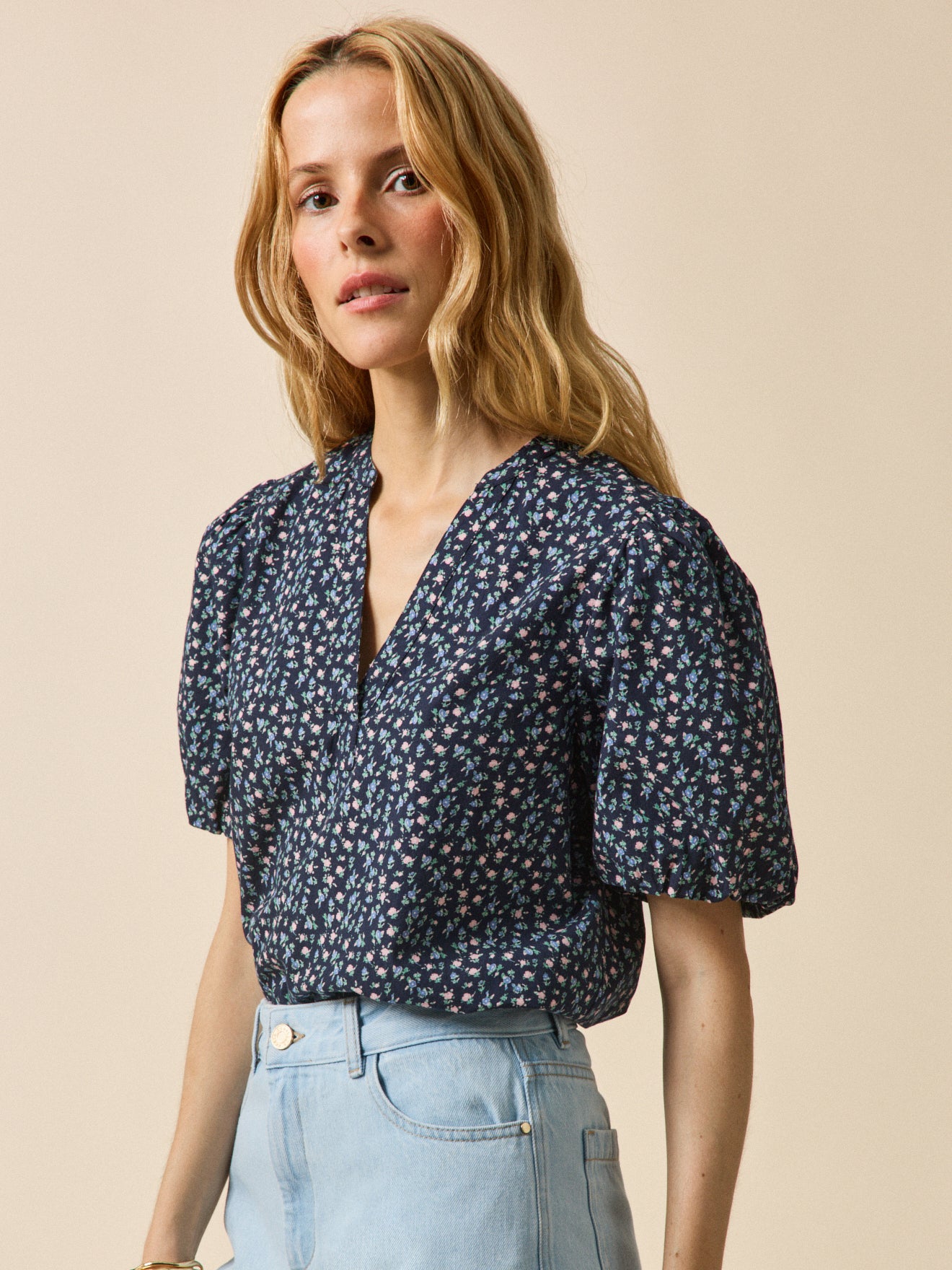 Damentop mit Mini Roses-Print