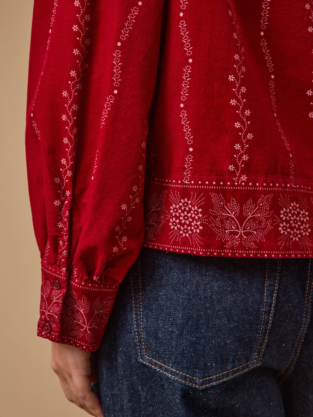 Damenbluse aus Velour und Babycord mit Folk-Print