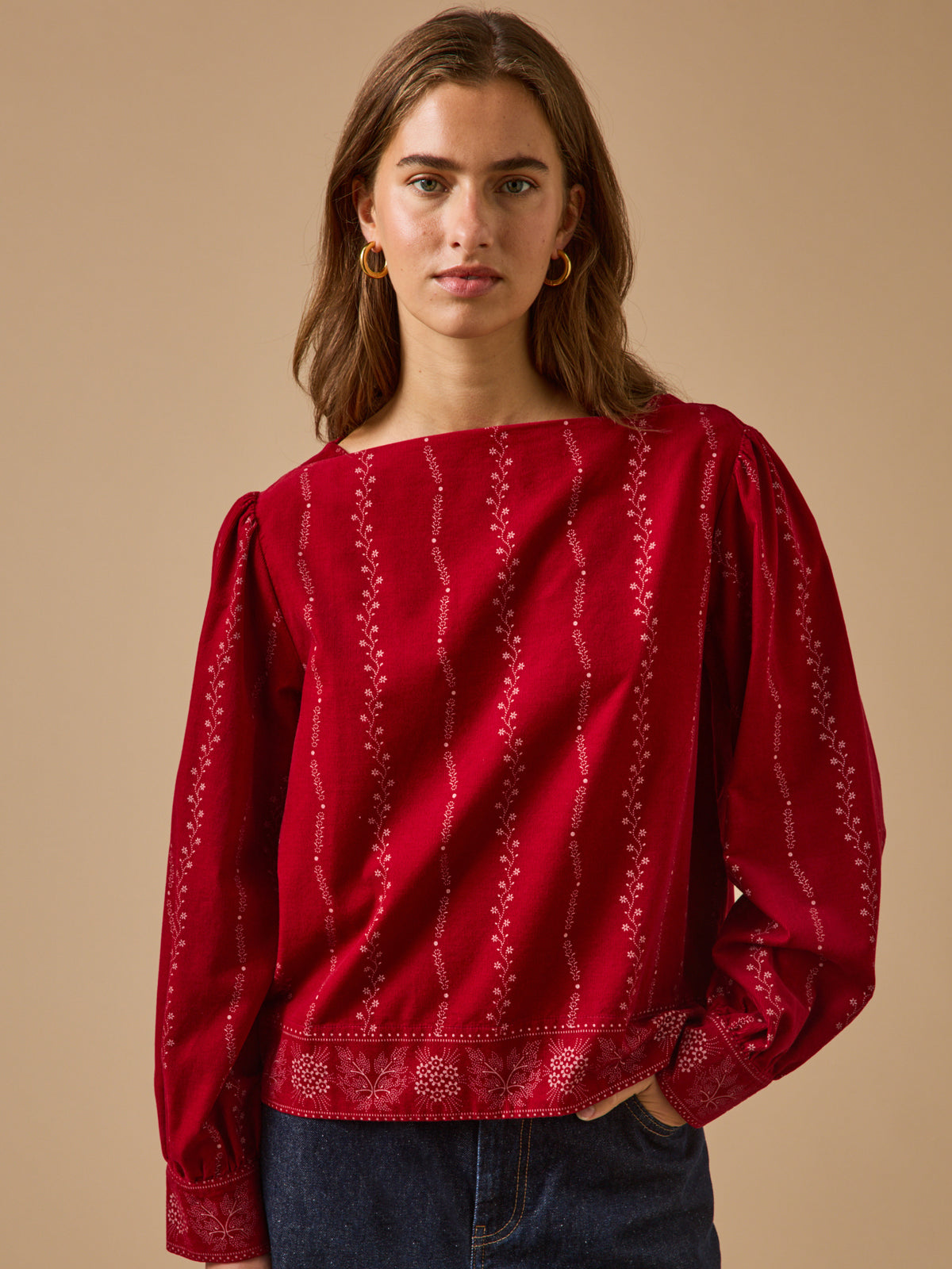Damenbluse aus Velour und Babycord mit Folk-Print