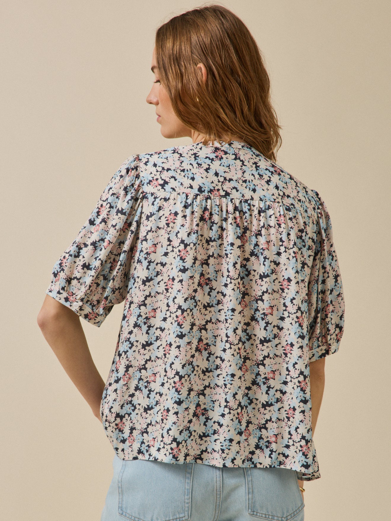 Damenbluse mit Fleurs Pop-Print