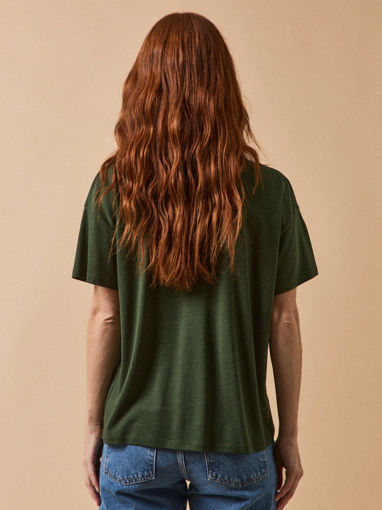 Damen-T-Shirt mit V-Ausschnitt mit Spitze aus Lyocell und Baumwolle