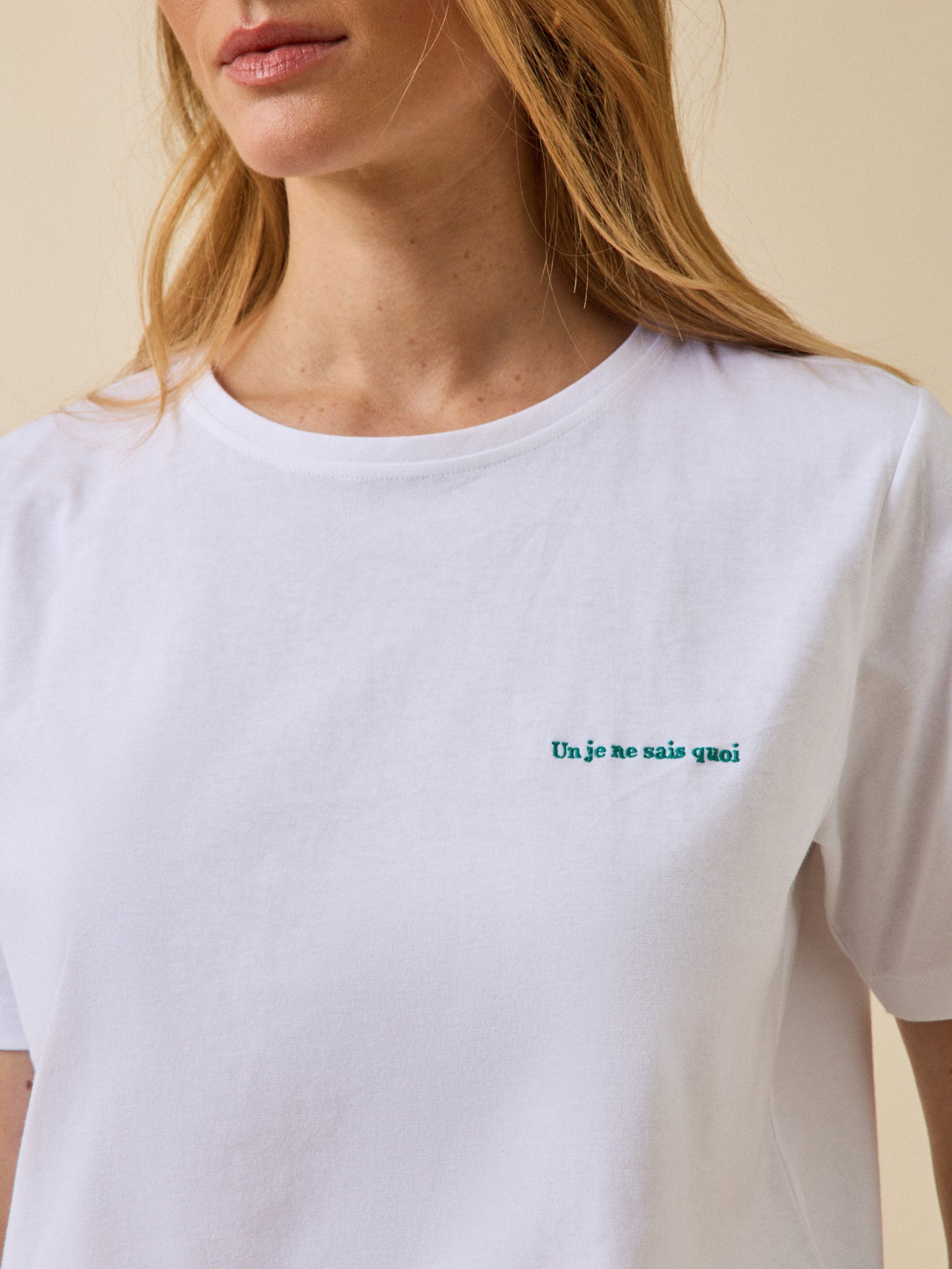 Besticktes Damen-T-Shirt aus Bio-Baumwolle