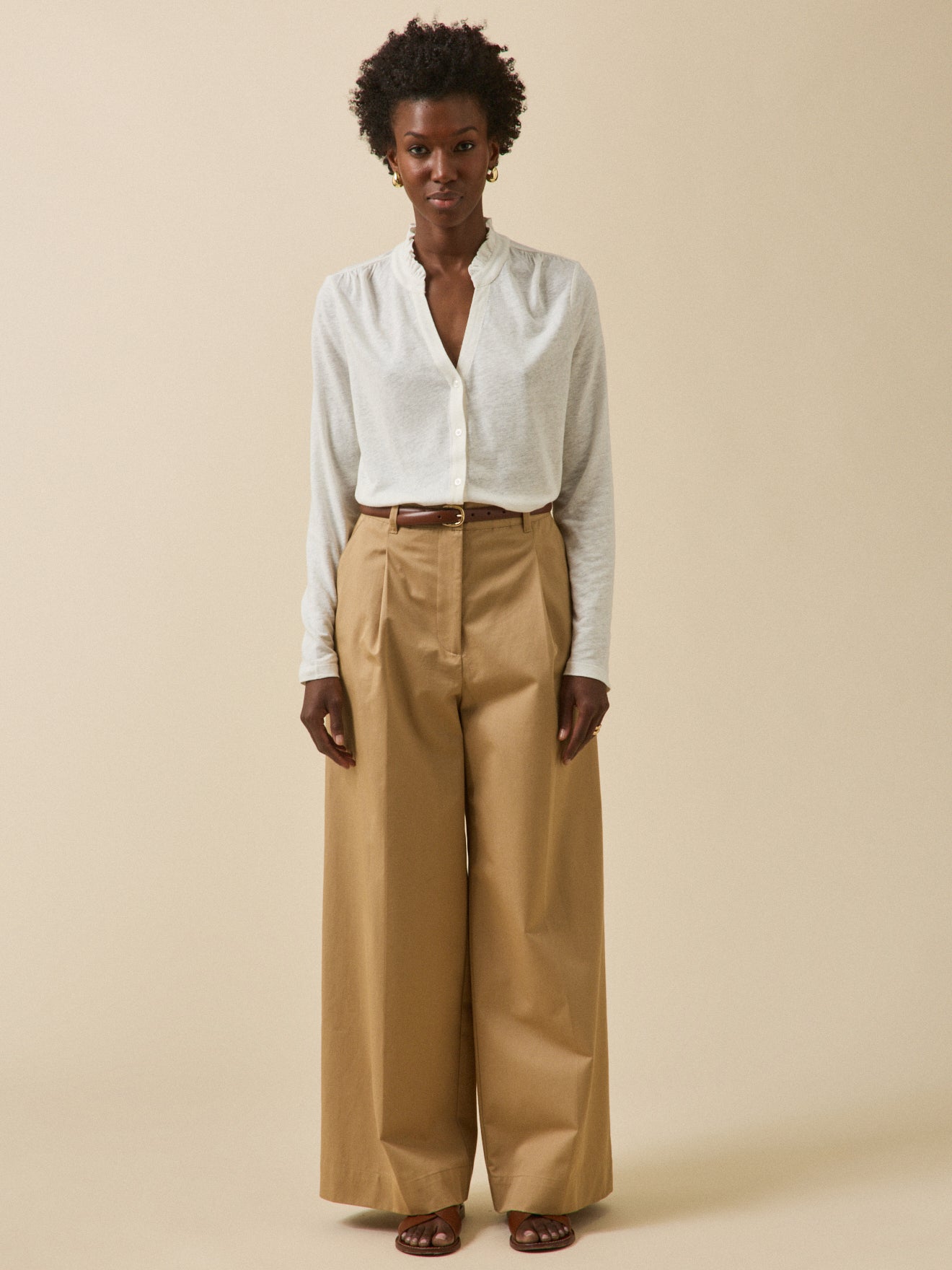 Geknöpfte Damenbluse aus Leinen und Viskose