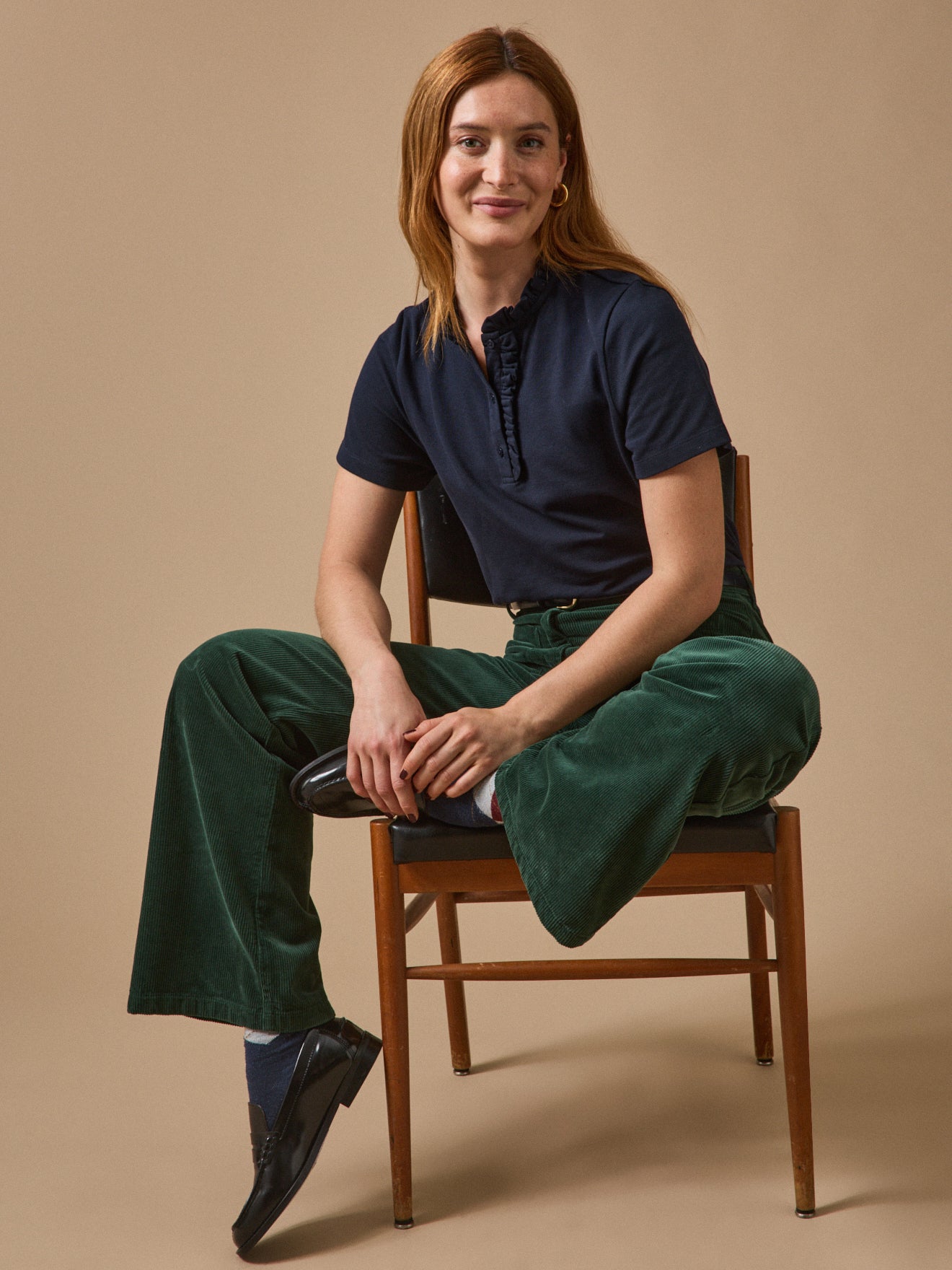 Damen-Poloshirt mit Volants am Kragen