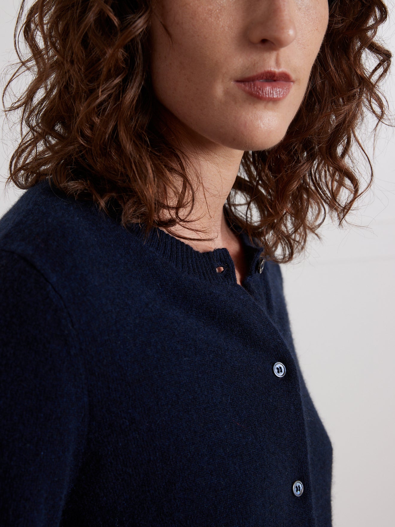 Geknöpfter Damen-Cardigan – Cashmere-Kollektion