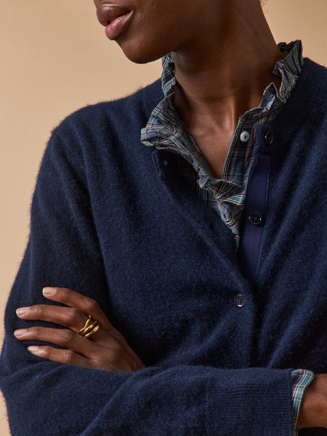 Geknöpfter Damen-Cardigan - Cashmere-Kollektion
