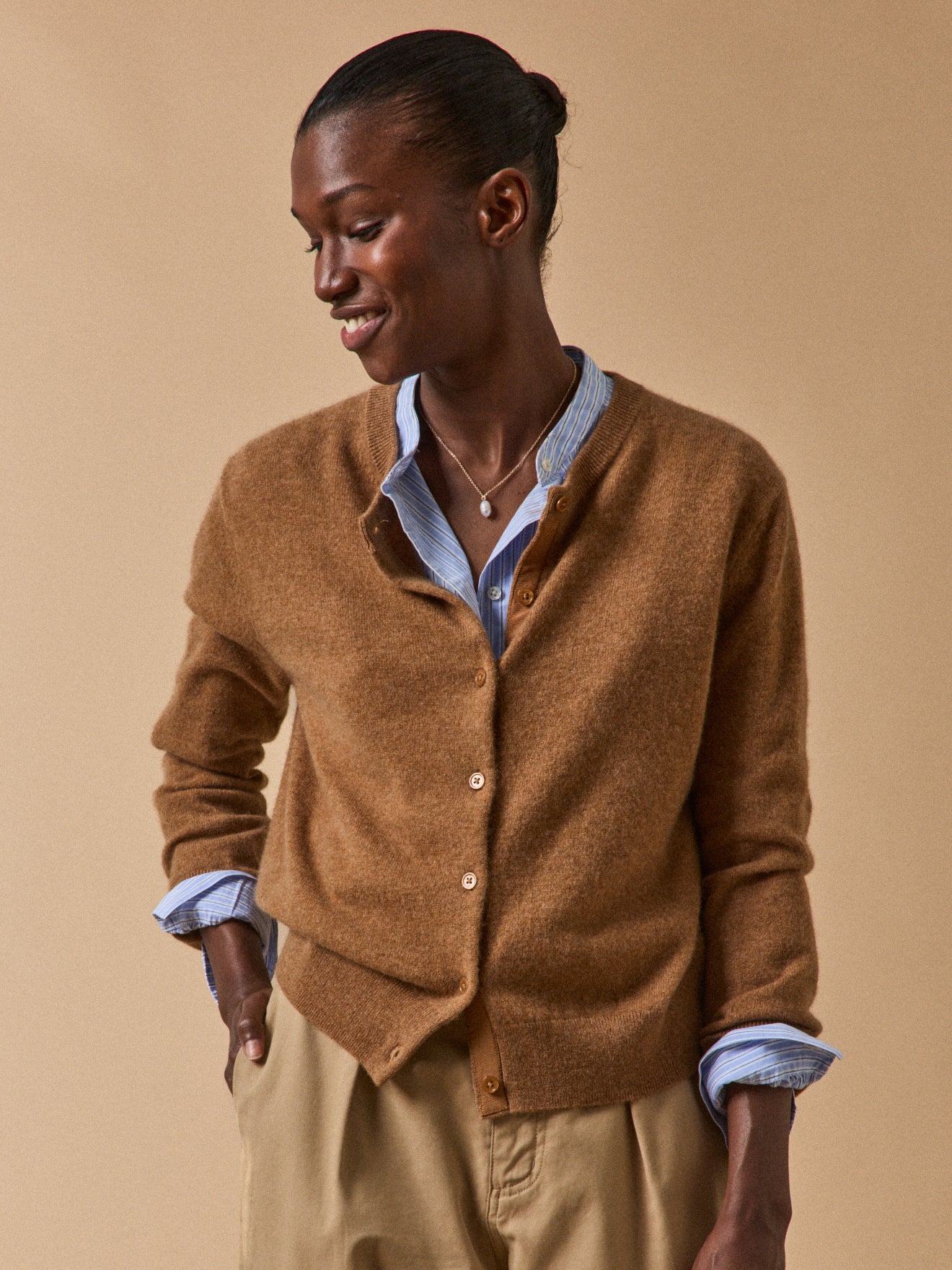 Geknöpfter Damen-Cardigan - Cashmere-Kollektion