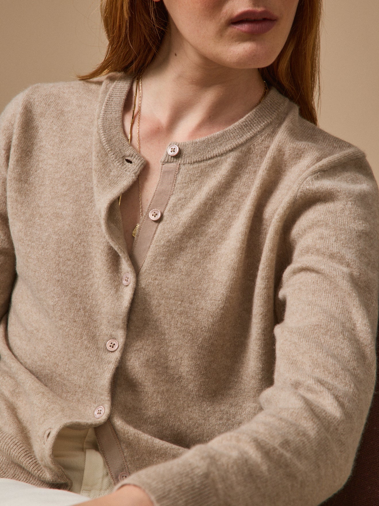 Geknöpfter Damen-Cardigan - Cashmere-Kollektion