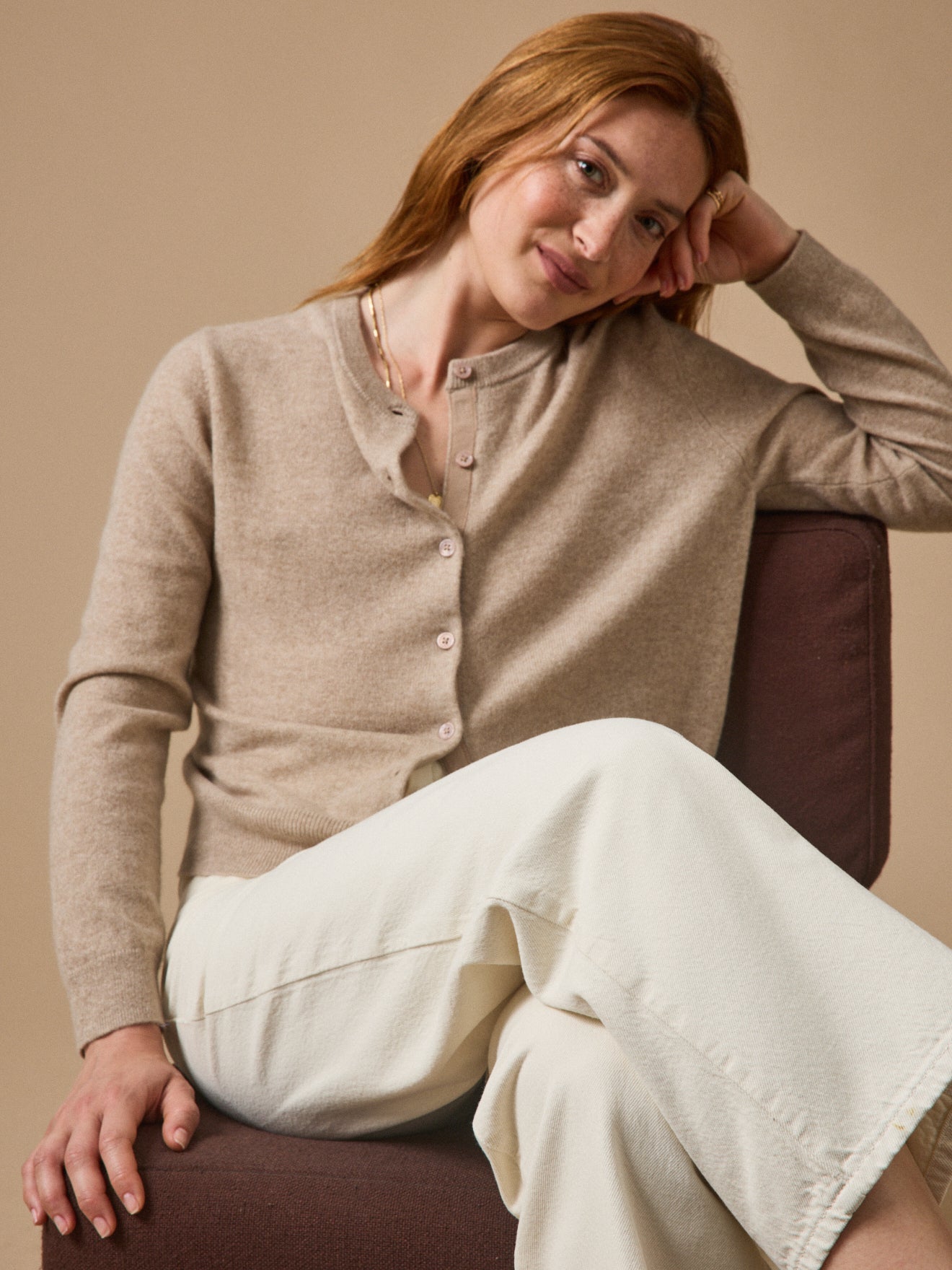 Geknöpfter Damen-Cardigan - Cashmere-Kollektion