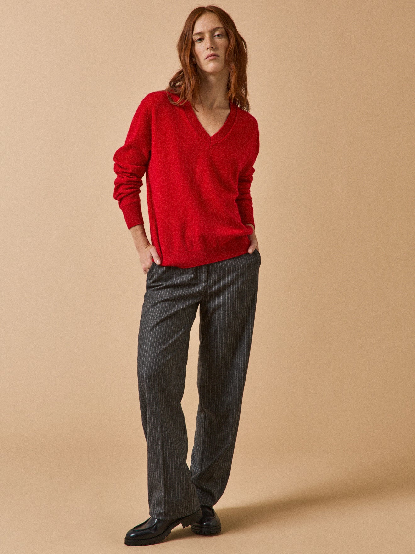 Damenpullover mit V-Ausschnitt - Cashmere-Kollektion