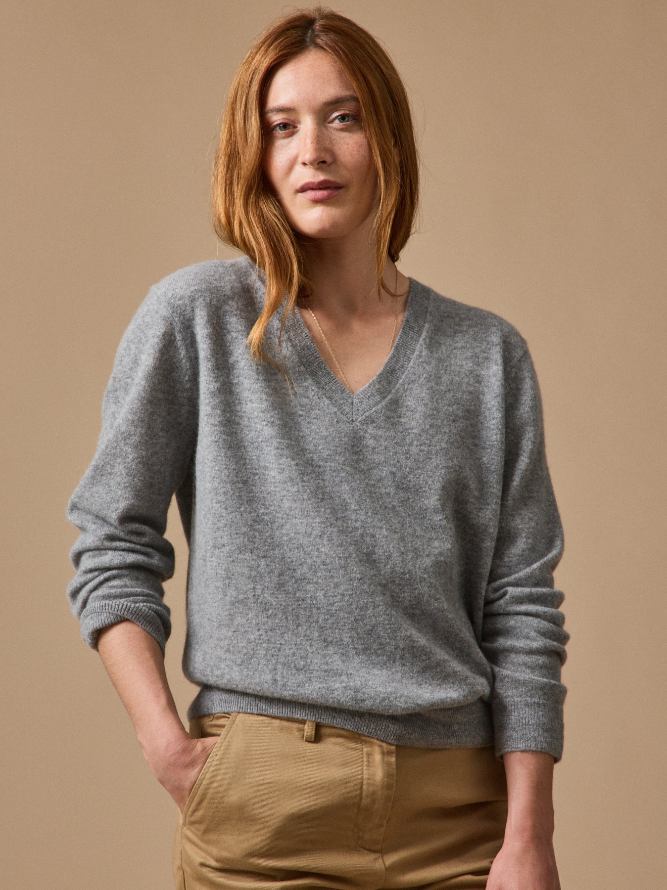 Damenpullover mit V-Ausschnitt - Cashmere-Kollektion