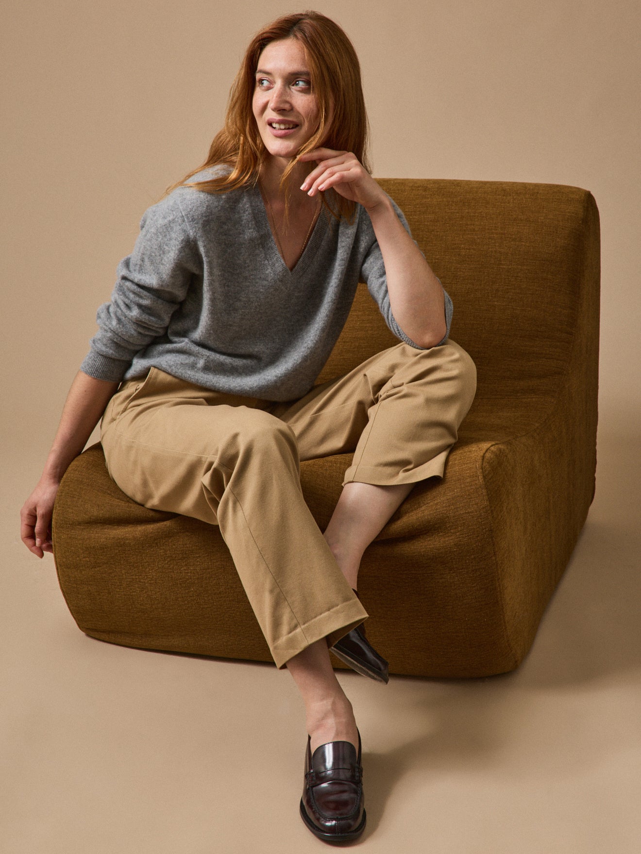 Damenpullover mit V-Ausschnitt - Cashmere-Kollektion