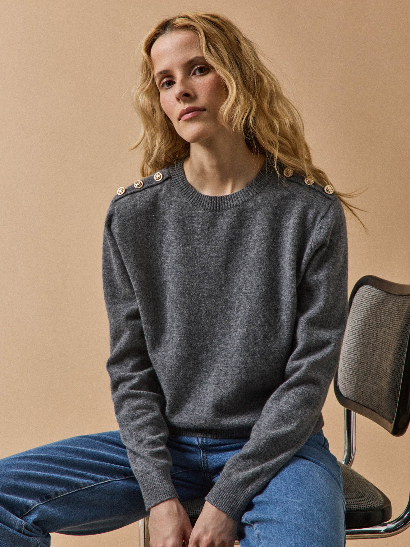 Damenpullover mit Schulterknöpfen - Cashmere-Kollektion