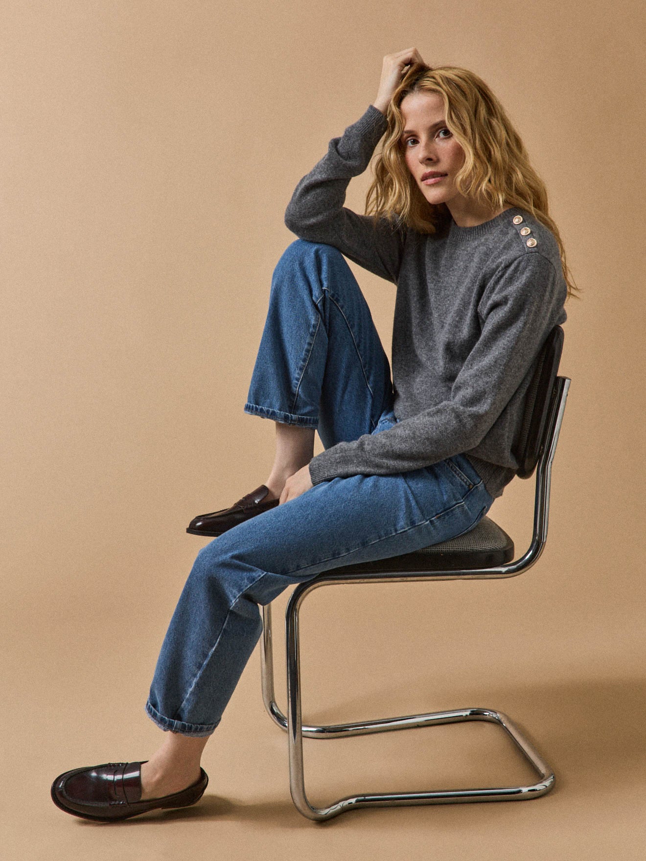 Damenpullover mit Schulterknöpfen - Cashmere-Kollektion