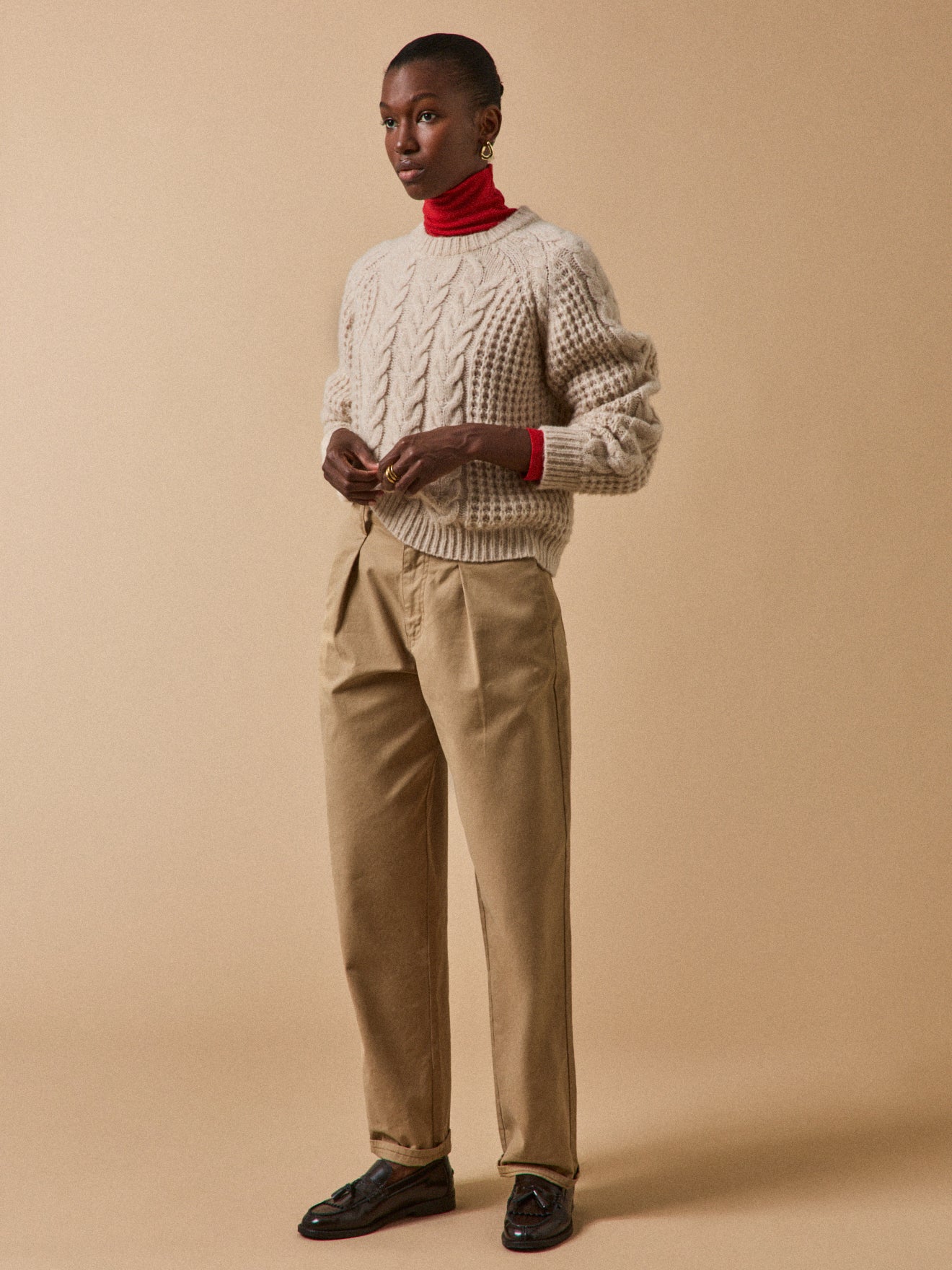 Damenpullover mit Zopfmuster aus Merinowolle