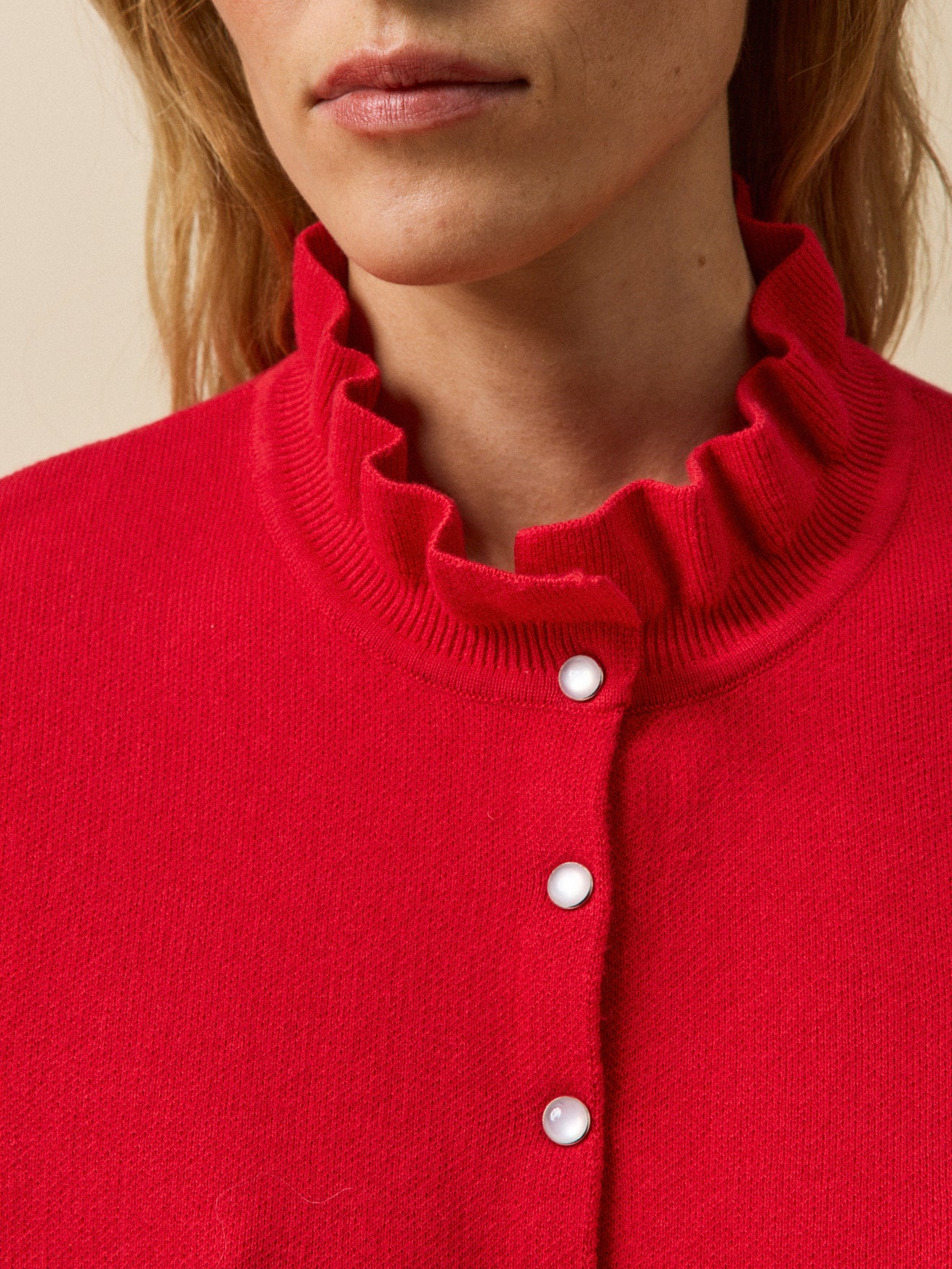 Damencardigan mit Volants aus Bio-Baumwolle und Cashmere