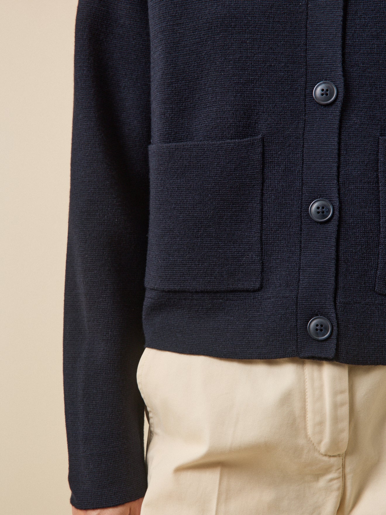 Damen-Cardigan mit Hemdkragen