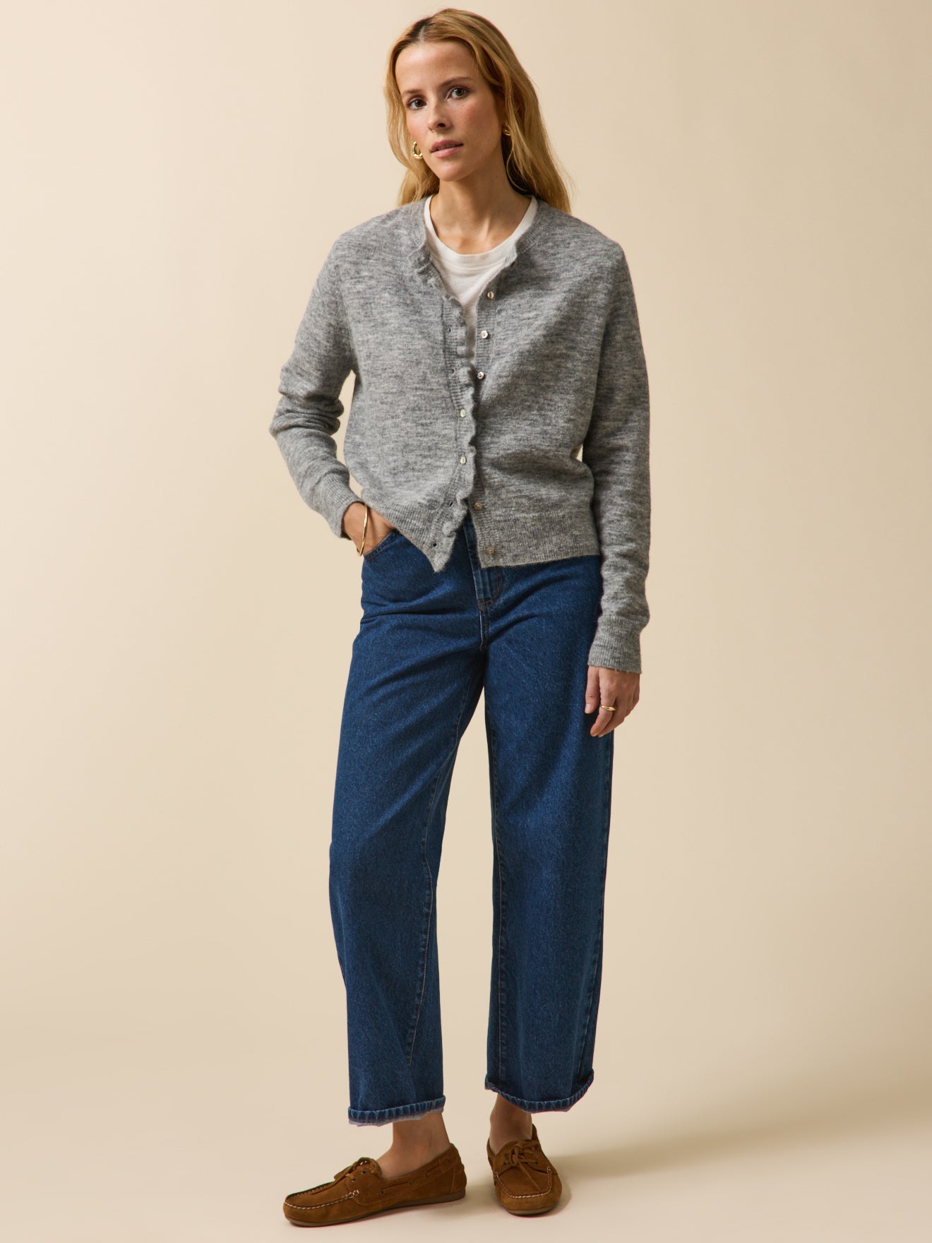 Damencardigan mit Volants aus Wolle und Alpaka