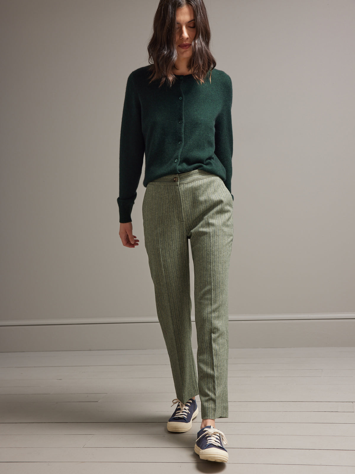 Damen-Zigarettenhose aus Wolltuch mit Fischgrat