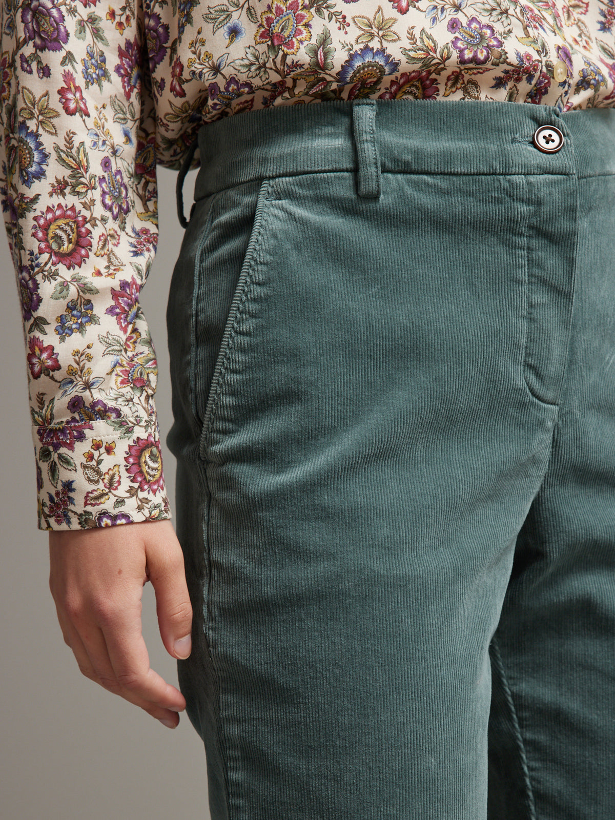 Damen-Chinohose aus Feincord